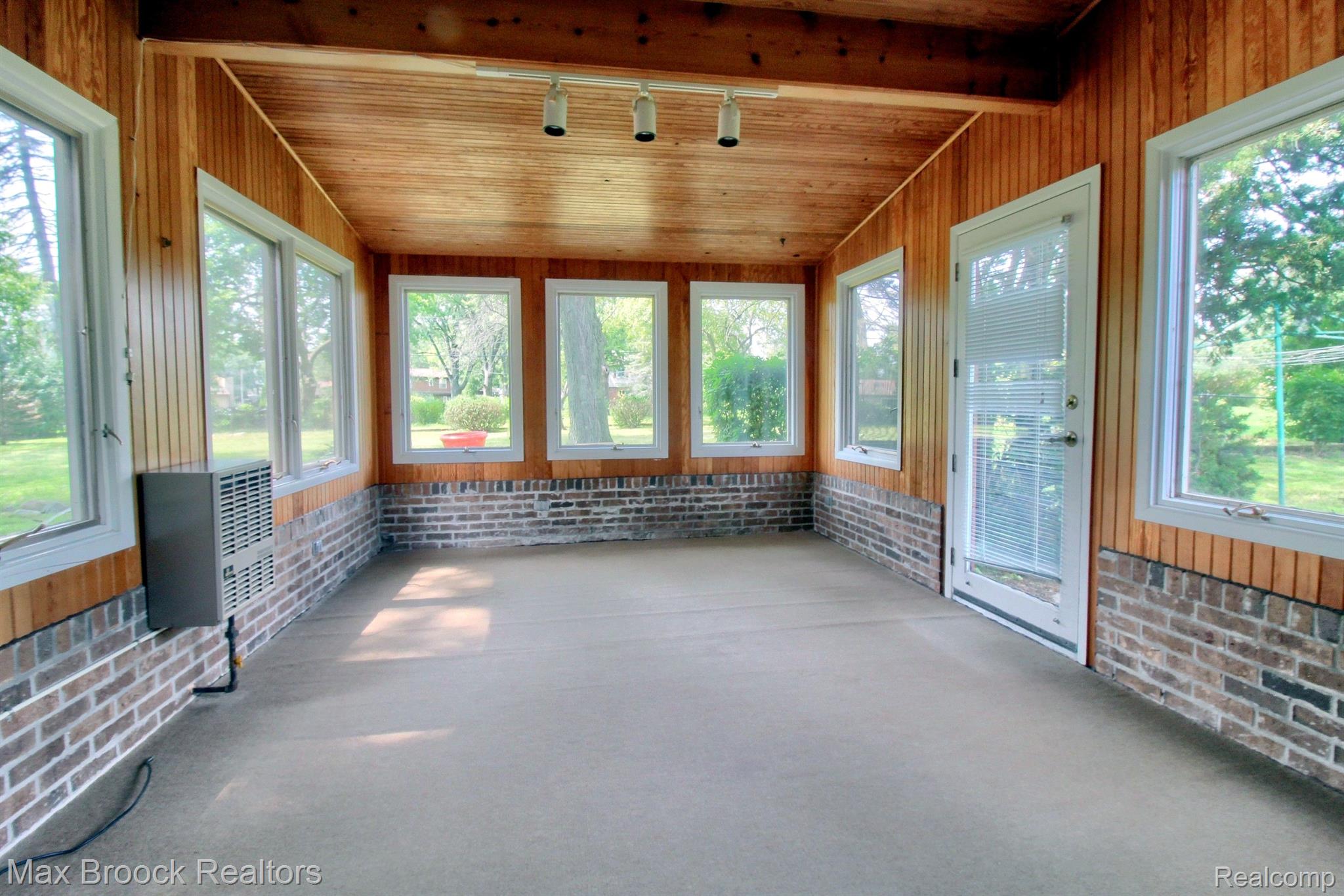 6330 TAMERLANE Drive