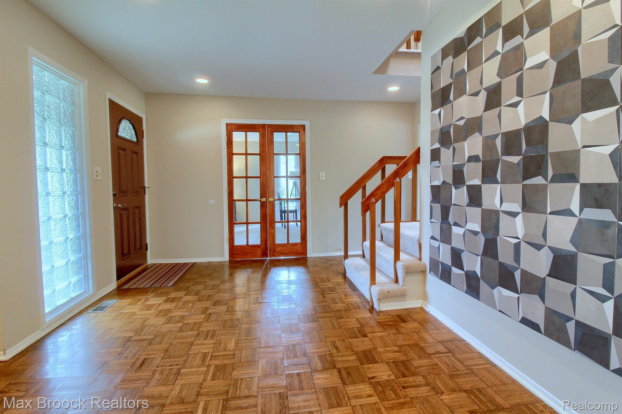6330 TAMERLANE Drive