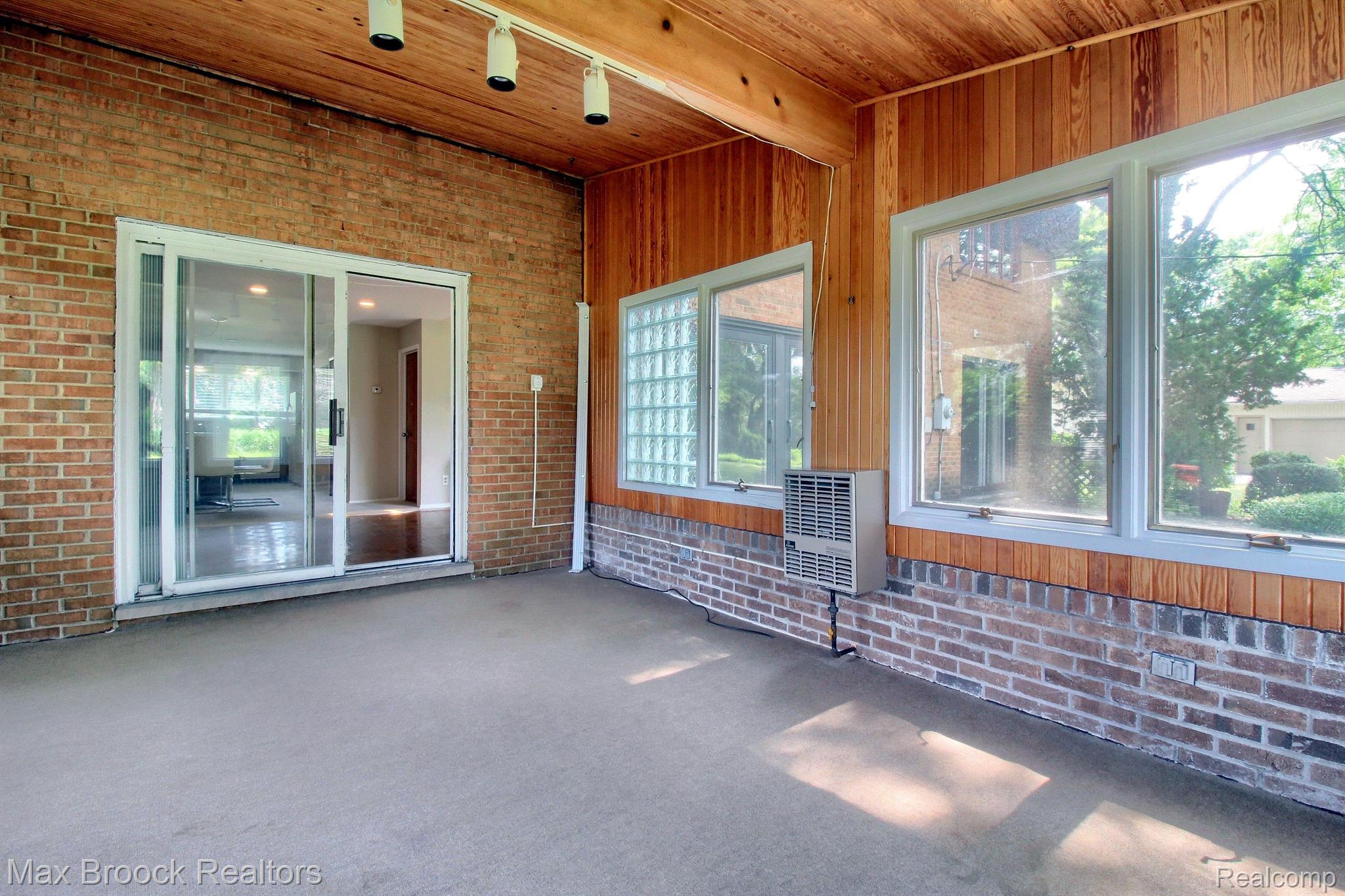 6330 TAMERLANE Drive