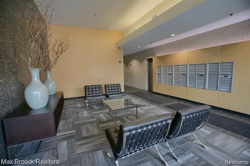 432 S WASHINGTON Avenue Unit: 905