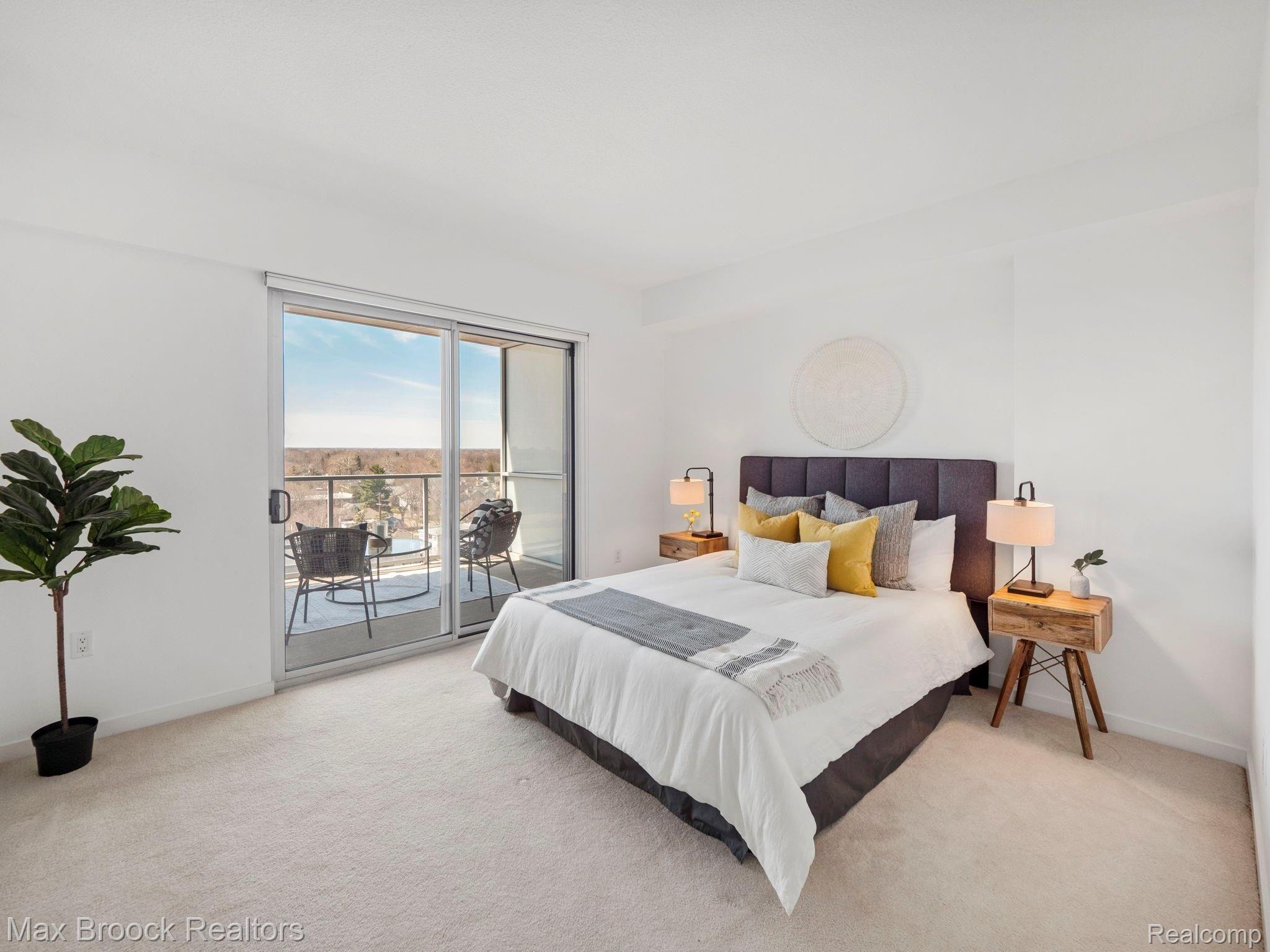 432 S WASHINGTON Avenue Unit: 905