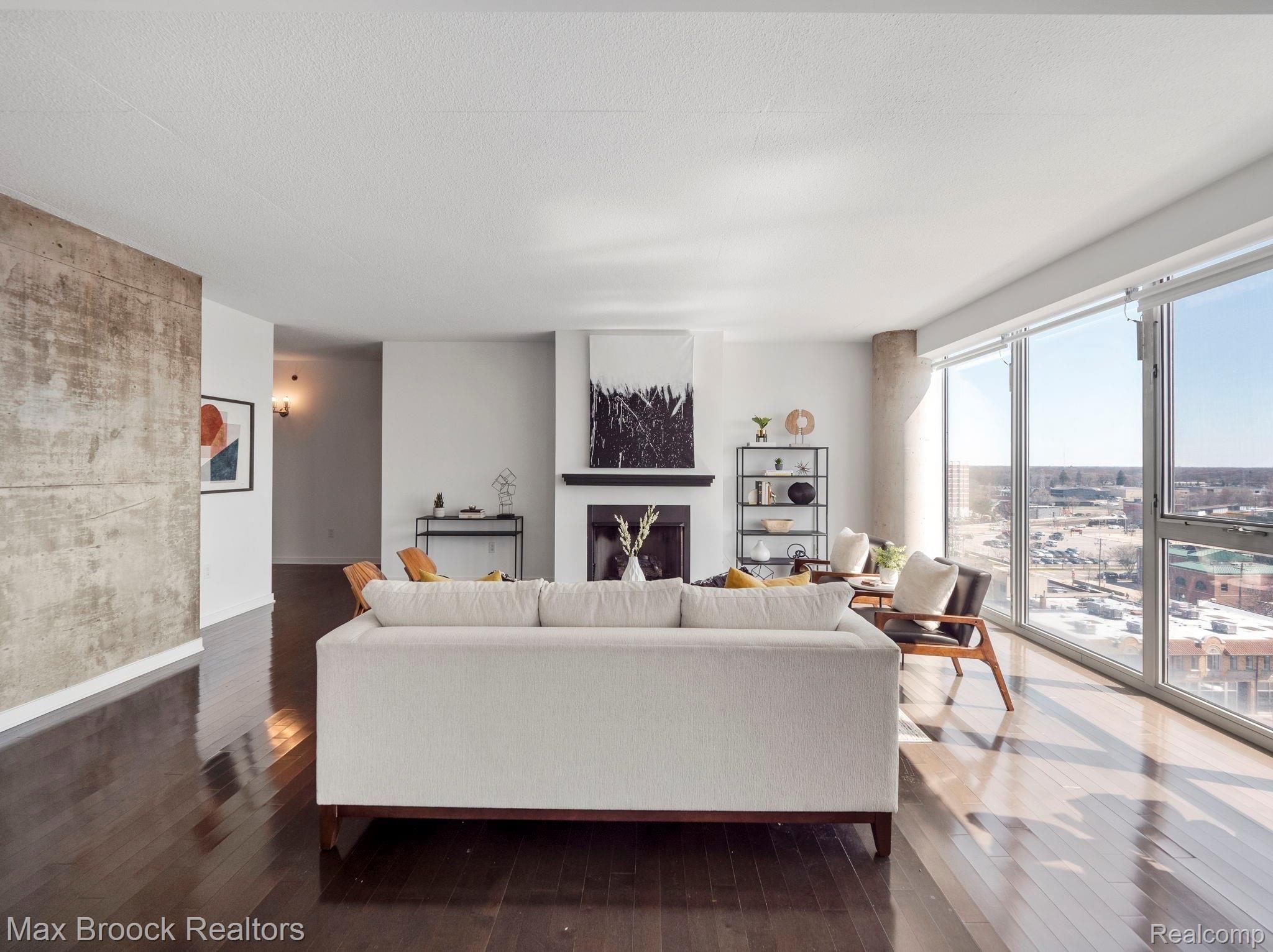 432 S WASHINGTON Avenue Unit: 905