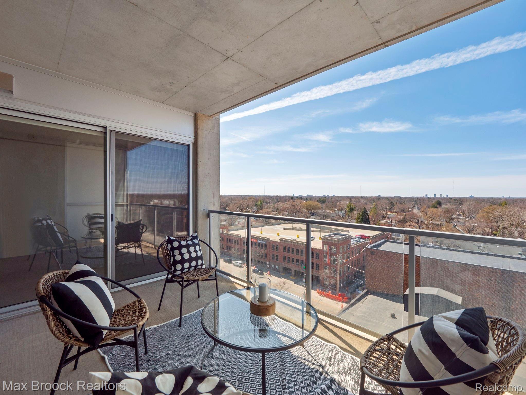 432 S WASHINGTON Avenue Unit: 905