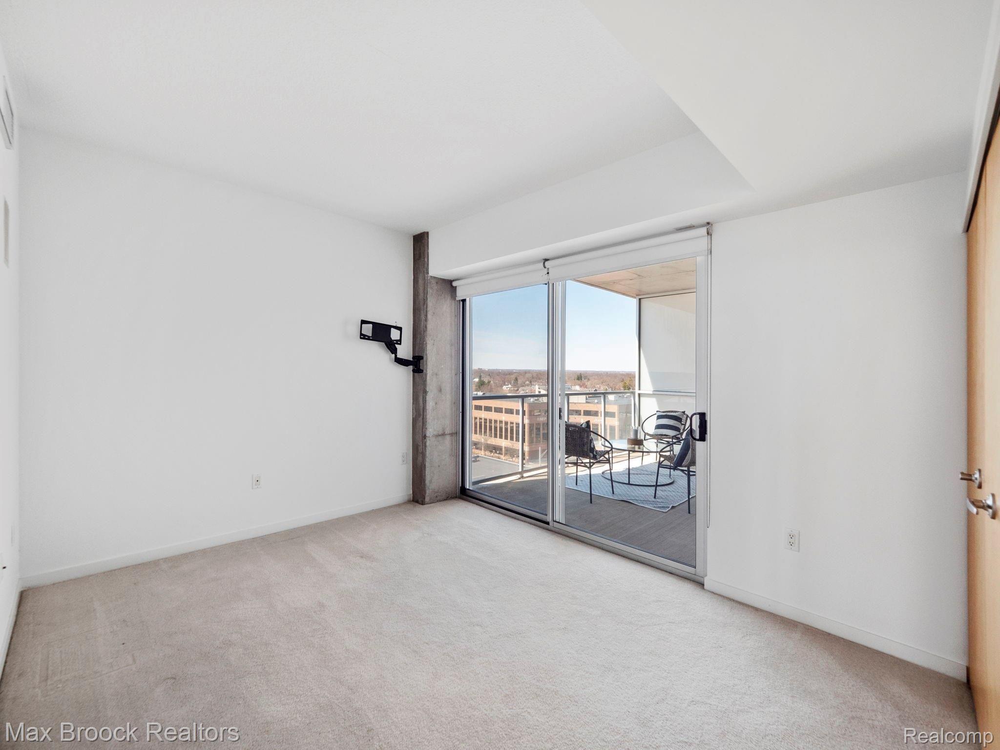 432 S WASHINGTON Avenue Unit: 905