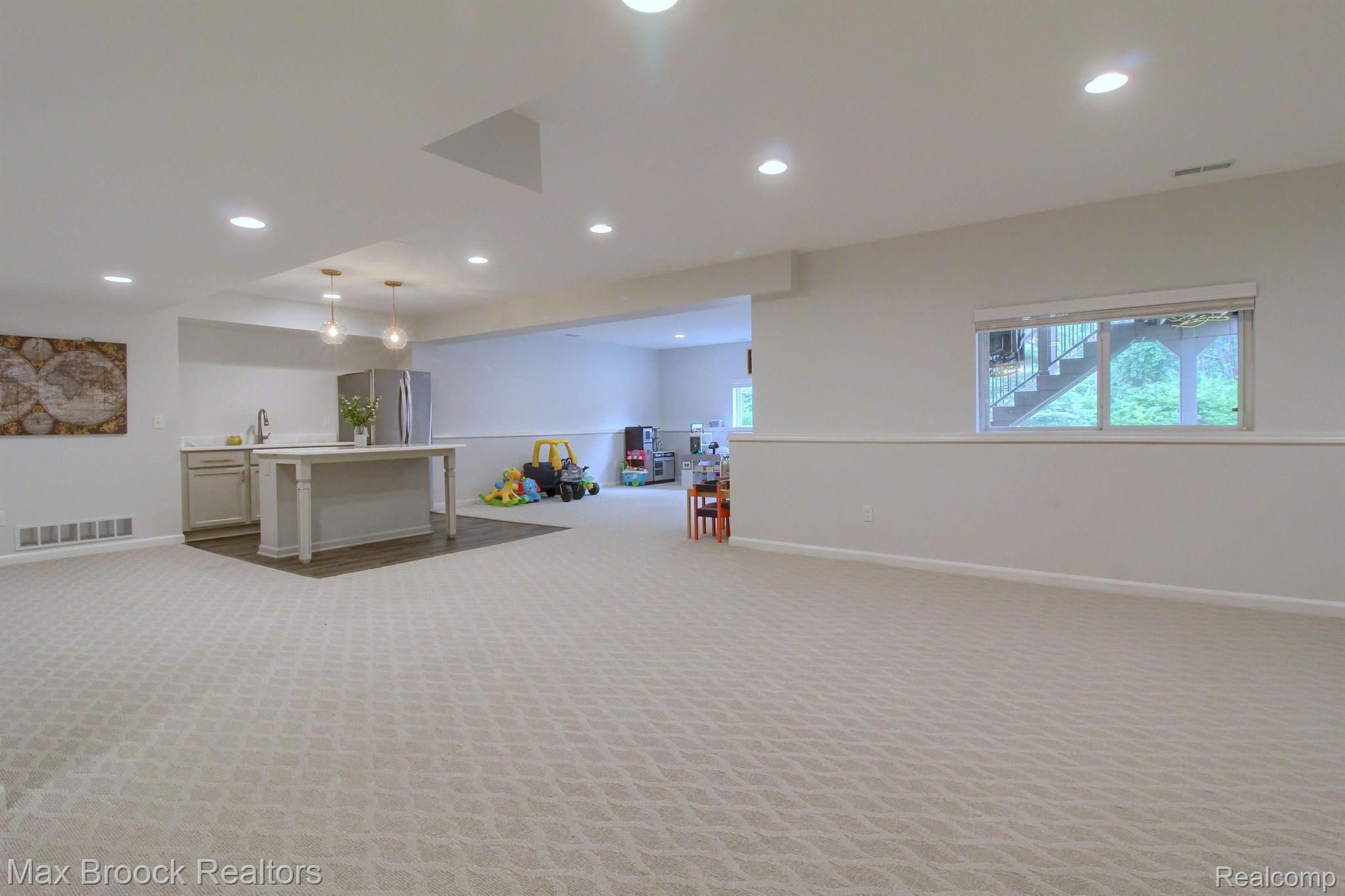 22252 LUJON Drive