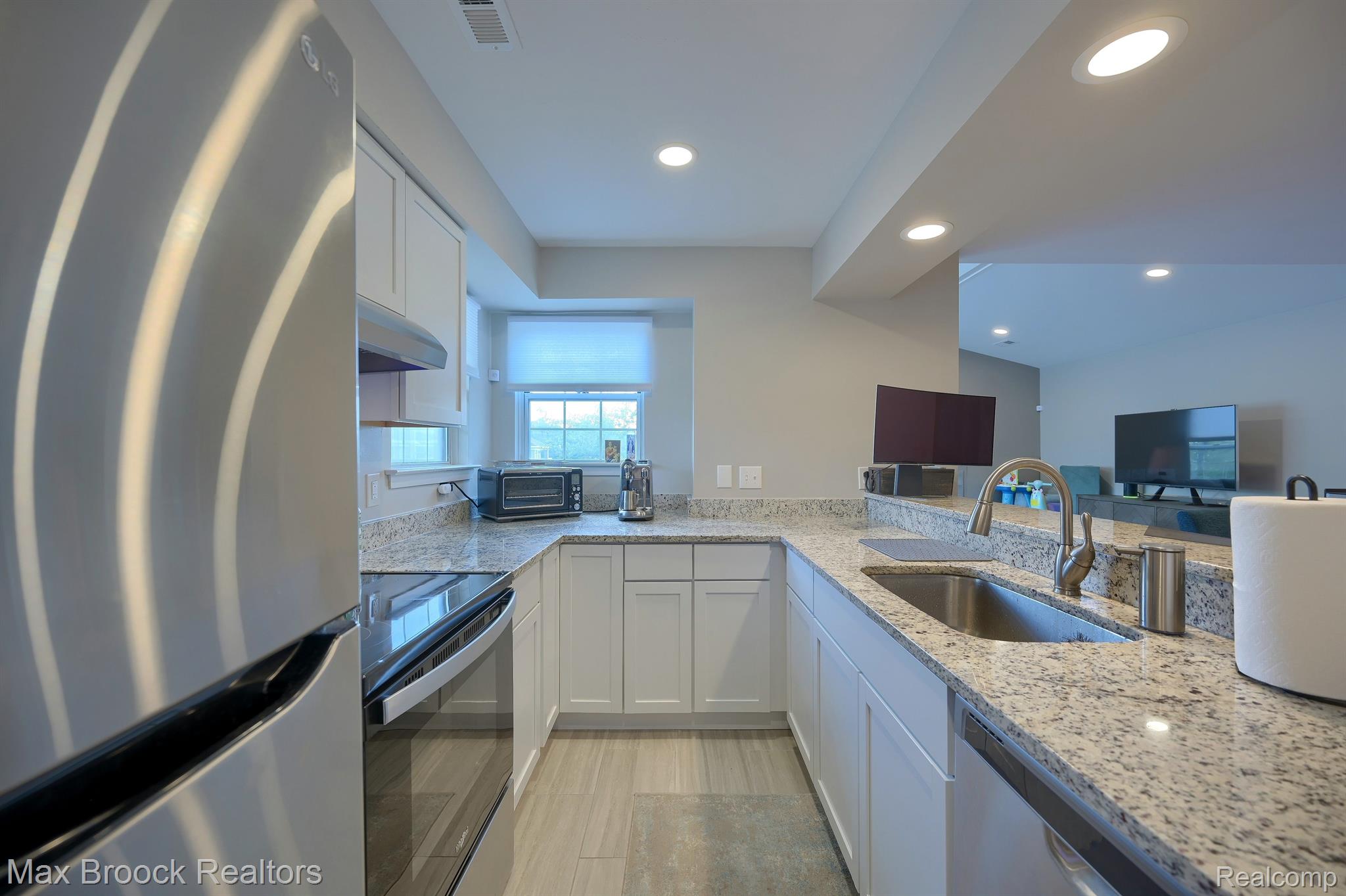 6630 HEARTHSIDE