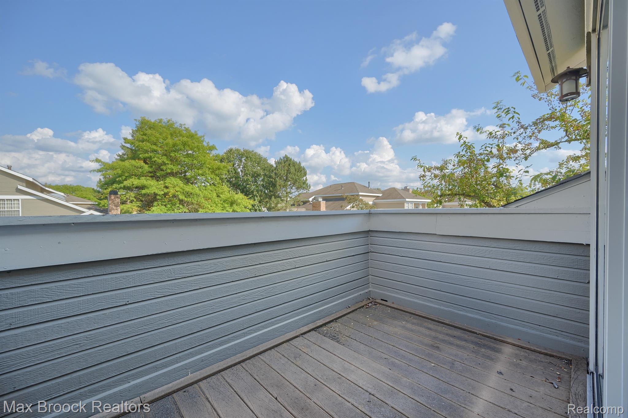 6630 HEARTHSIDE