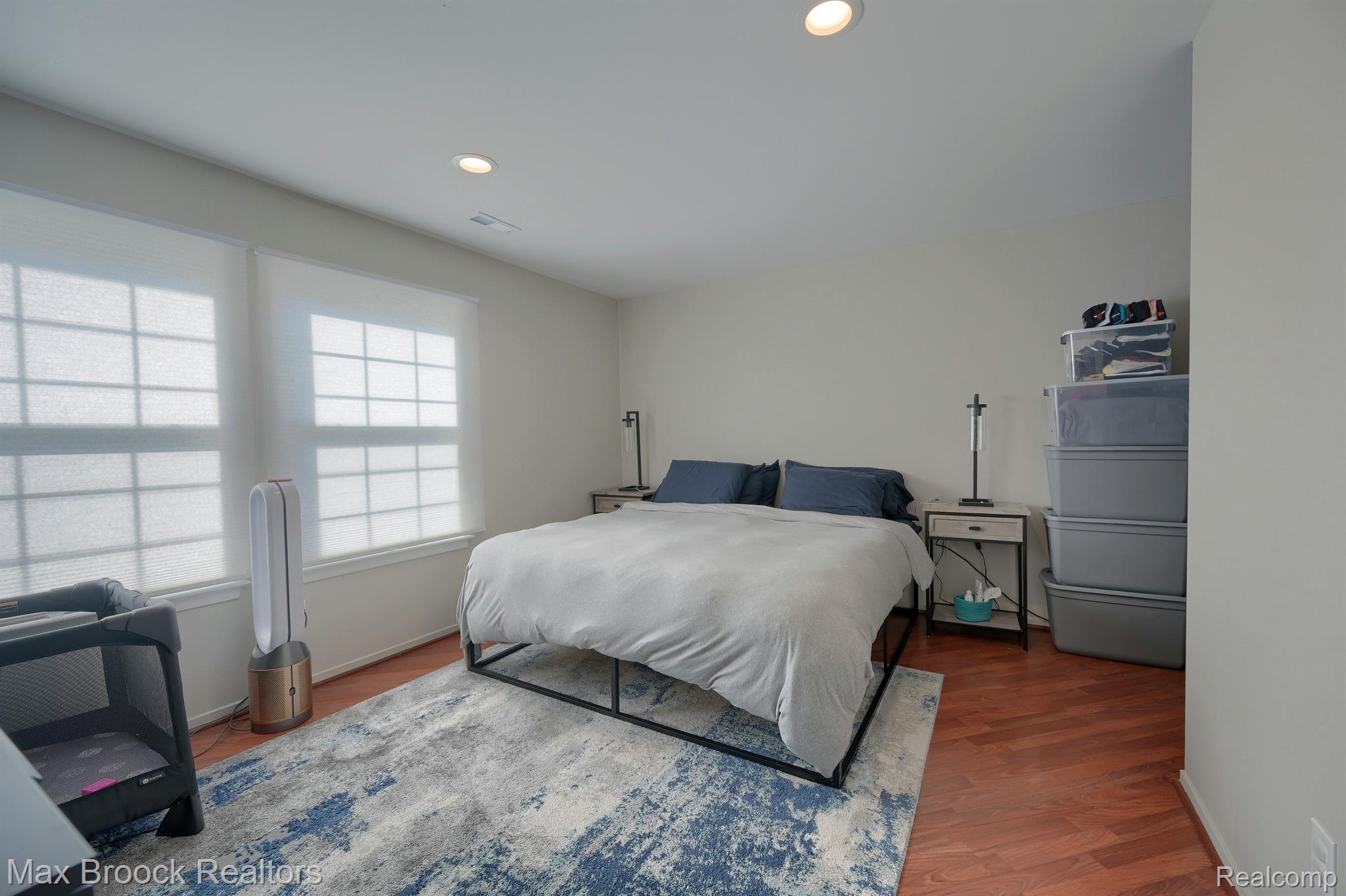 6630 HEARTHSIDE