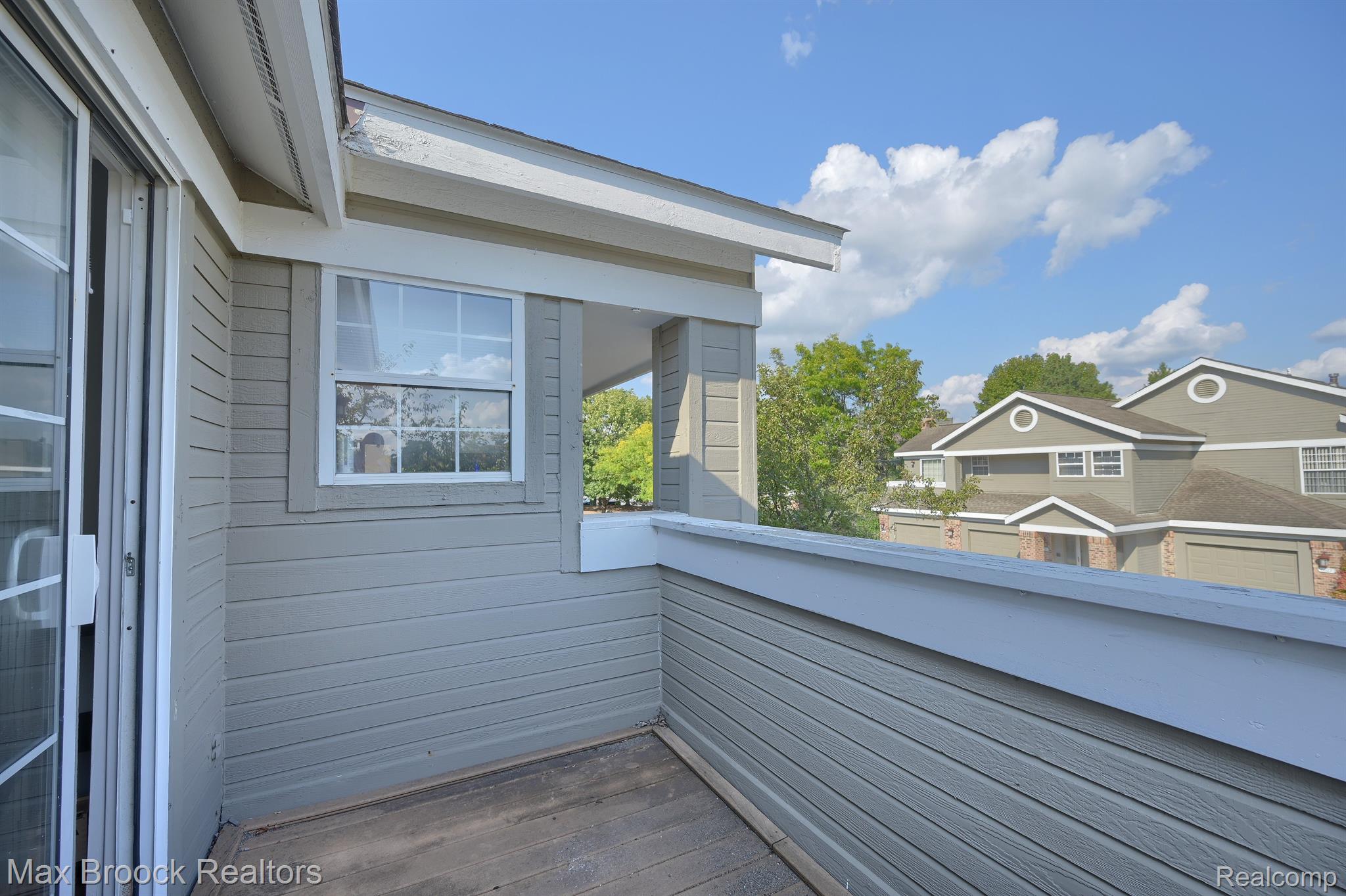 6630 HEARTHSIDE