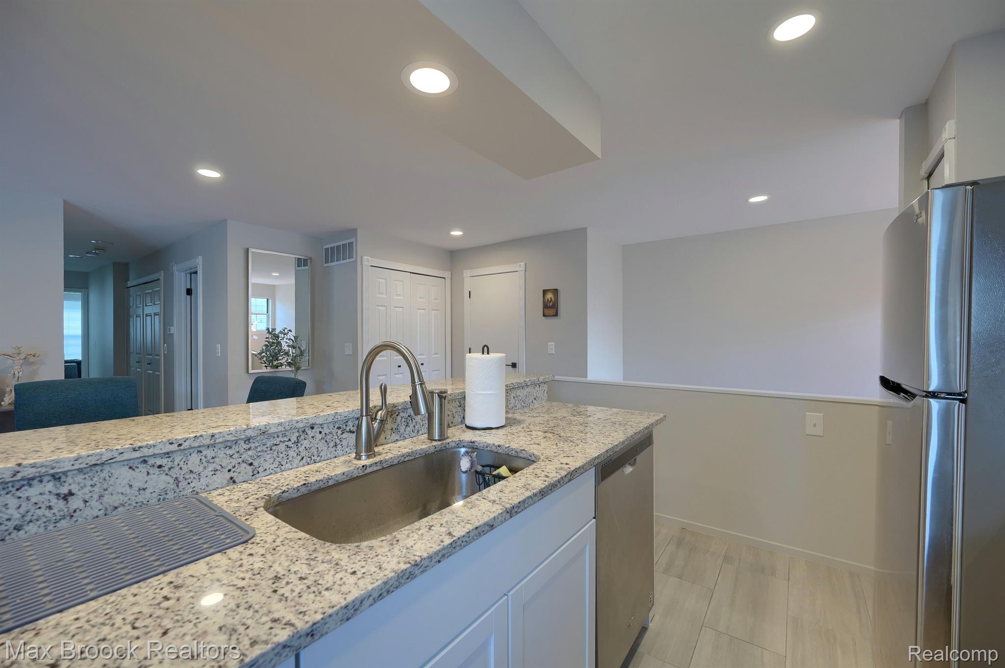6630 HEARTHSIDE