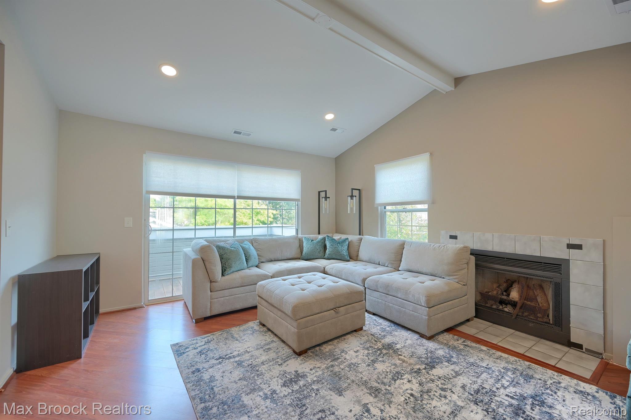 6630 HEARTHSIDE