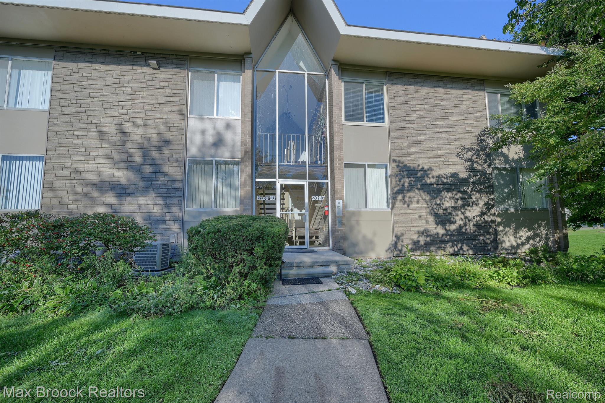 2027 KLINGENSMITH Road Unit: 105