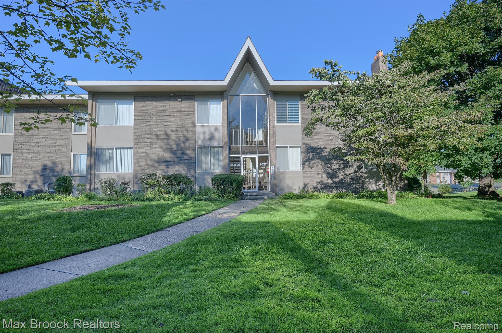 2027 KLINGENSMITH Road Unit: 105