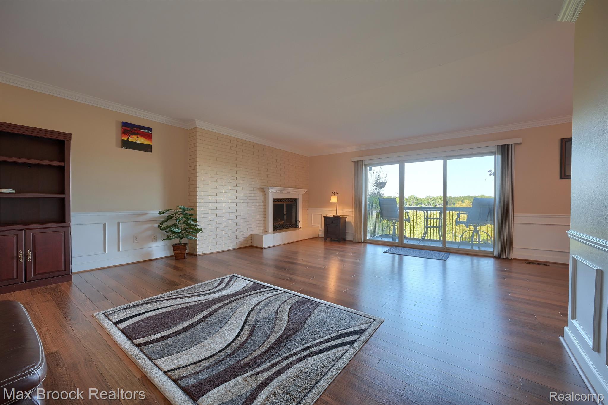 2027 KLINGENSMITH Road Unit: 105