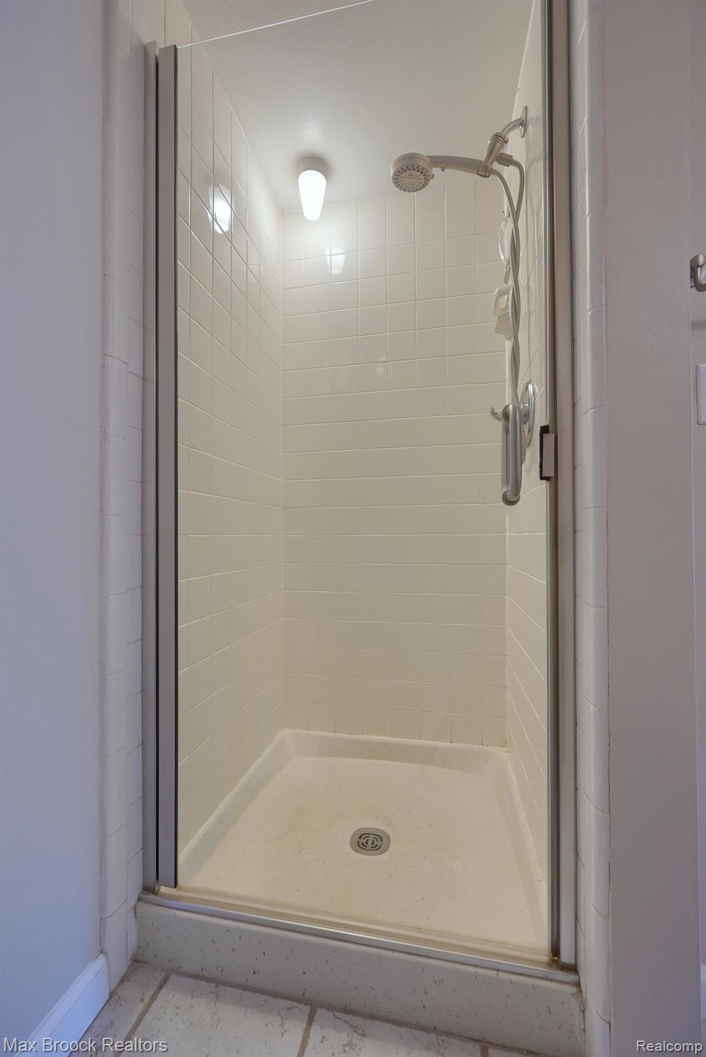 2027 KLINGENSMITH Road Unit: 105