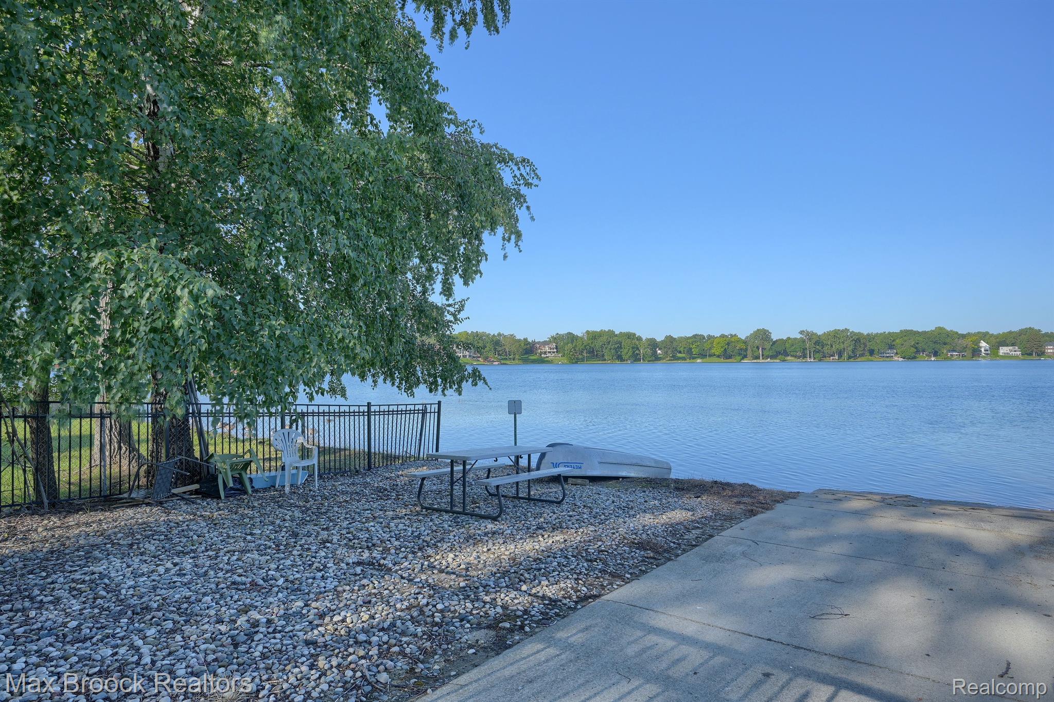 2027 KLINGENSMITH Road Unit: 105