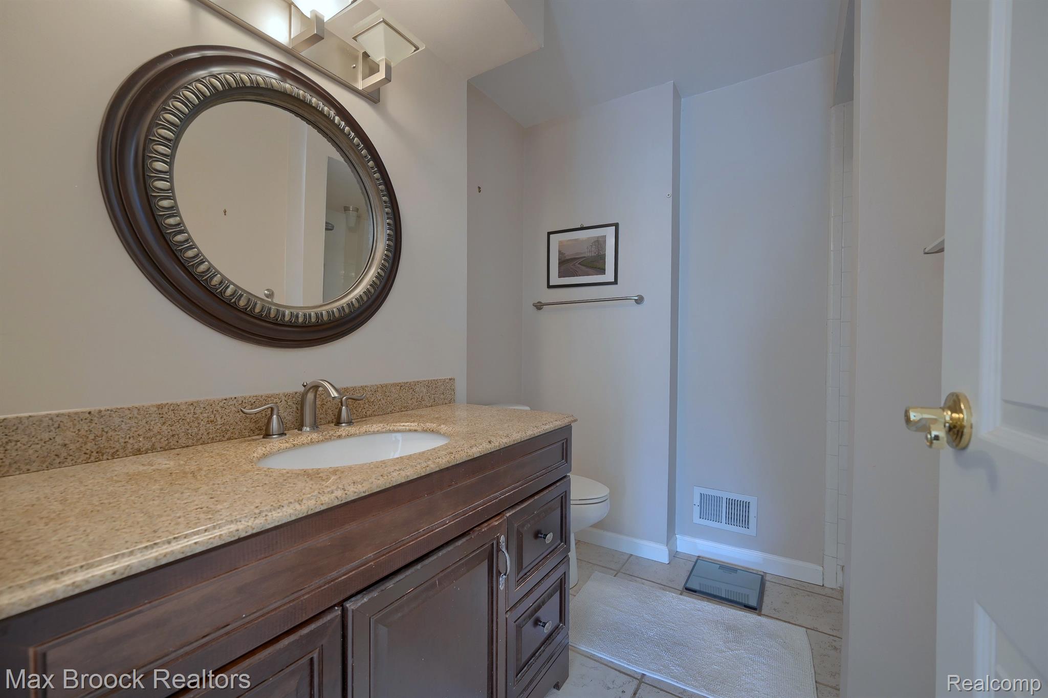 2027 KLINGENSMITH Road Unit: 105