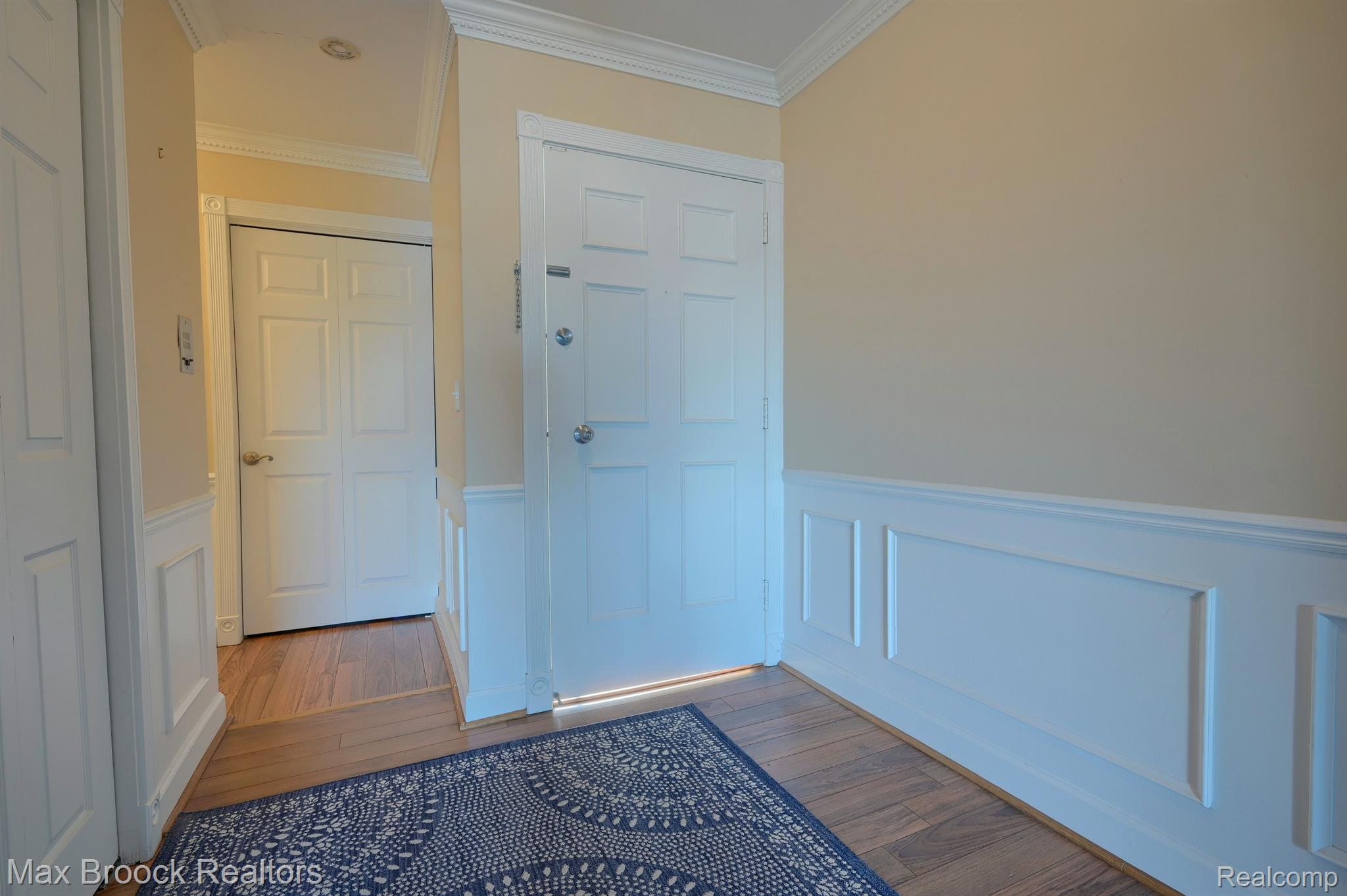 2027 KLINGENSMITH Road Unit: 105