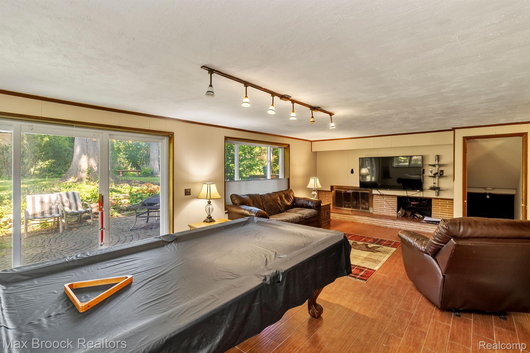 1904 SHORE HILL Drive