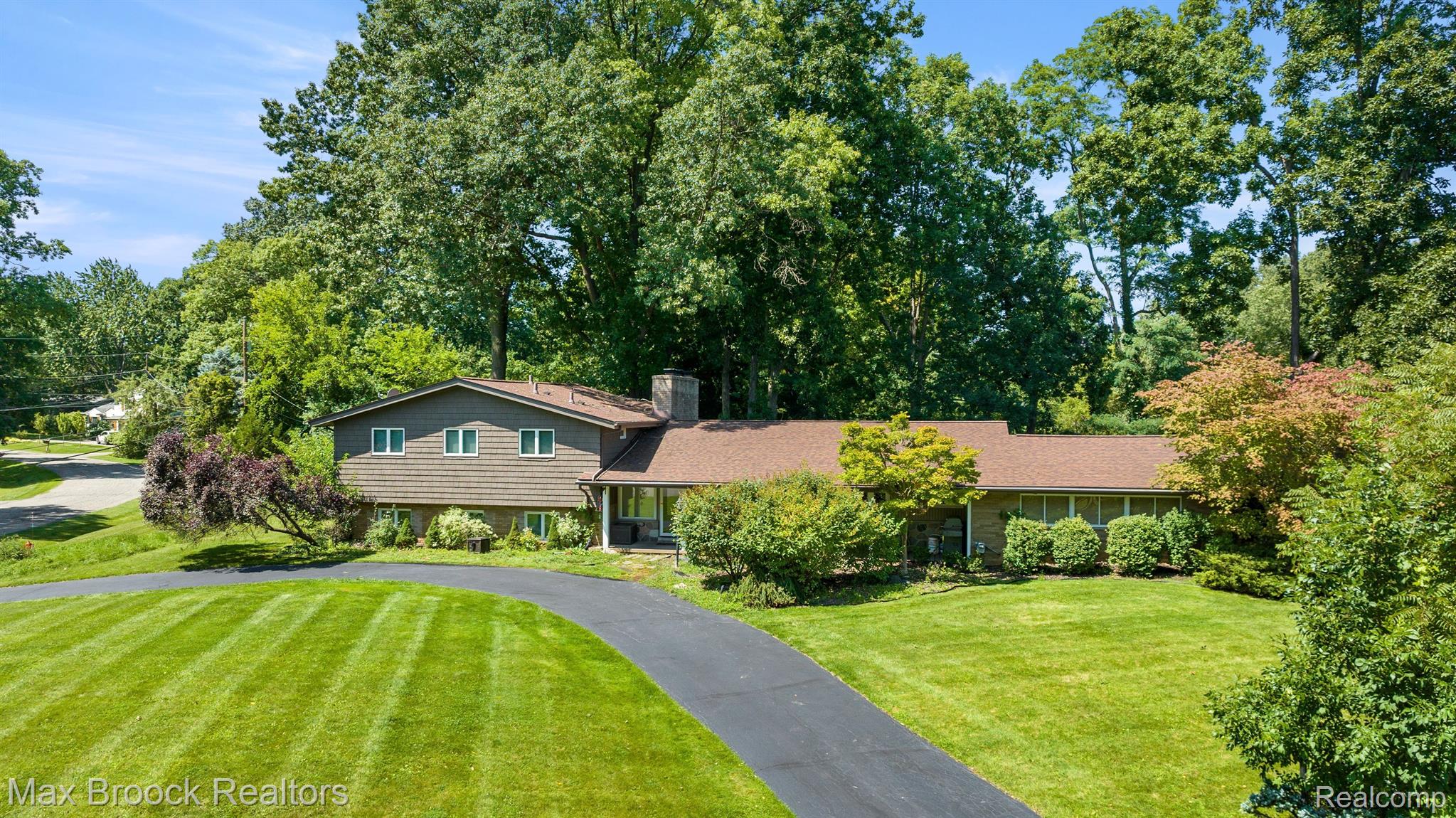 1904 SHORE HILL Drive