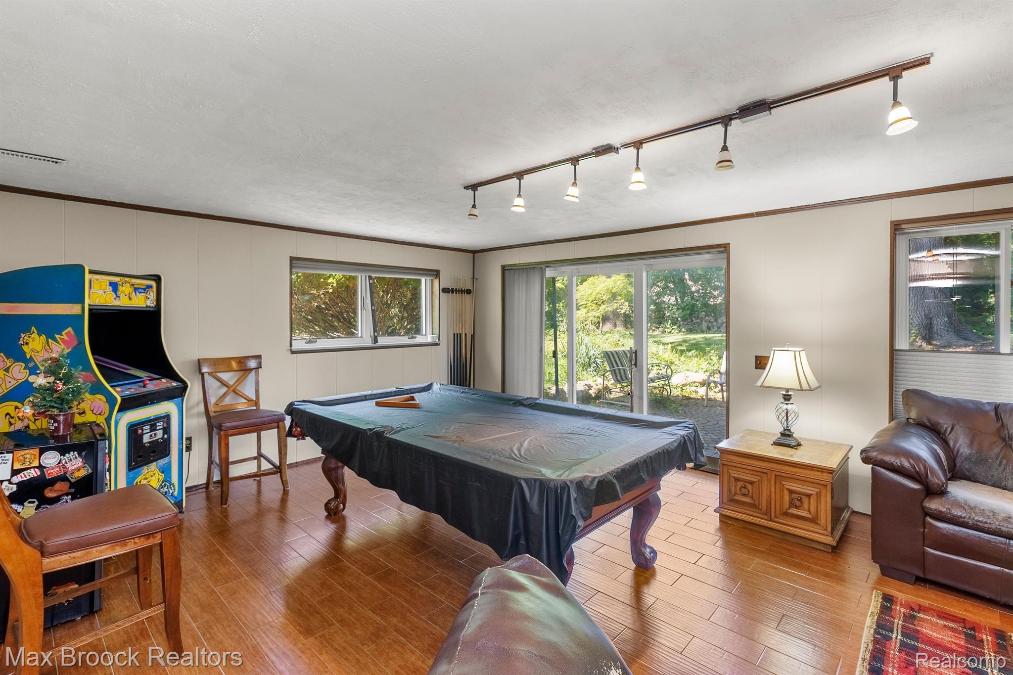 1904 SHORE HILL Drive