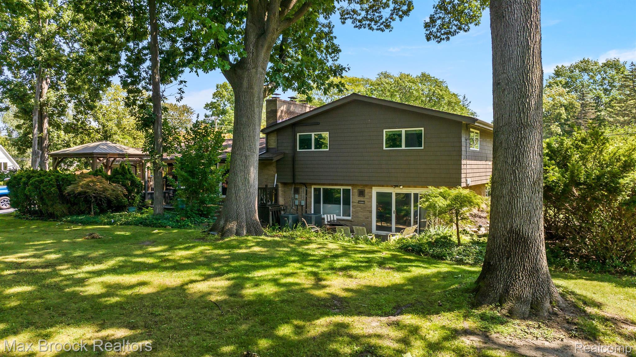 1904 SHORE HILL Drive