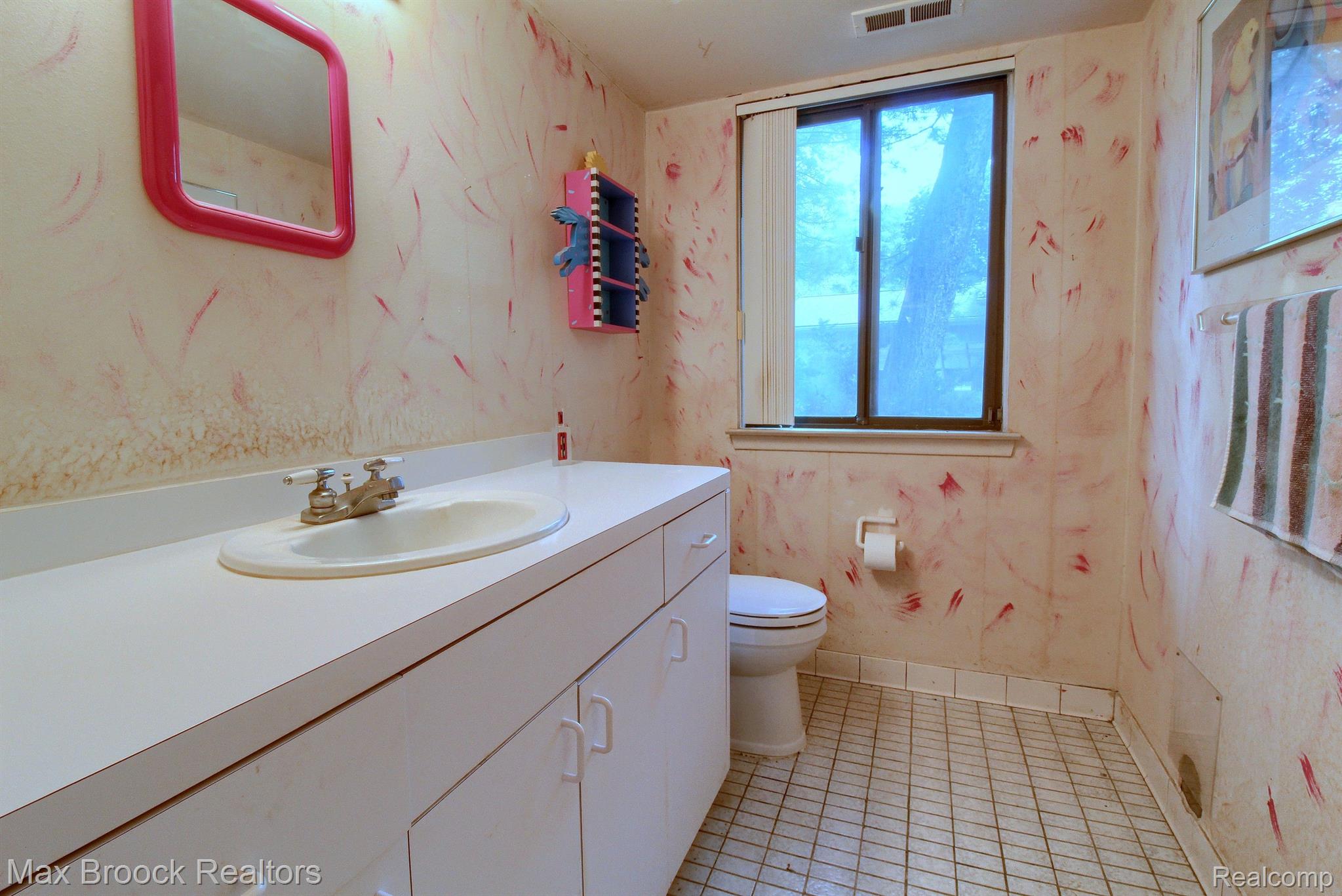 34347 LAKEHURST Drive