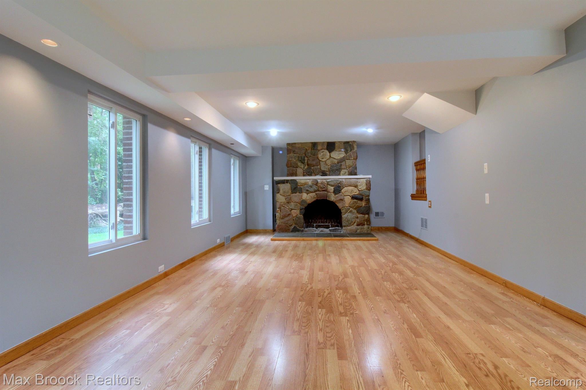 5811 Pontiac Trail