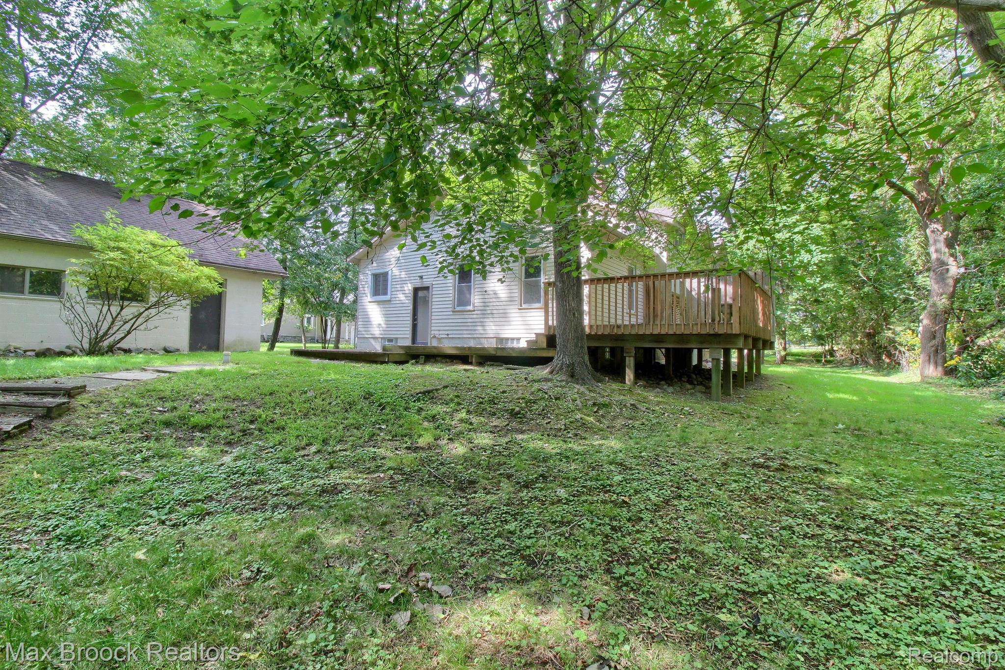 5811 Pontiac Trail