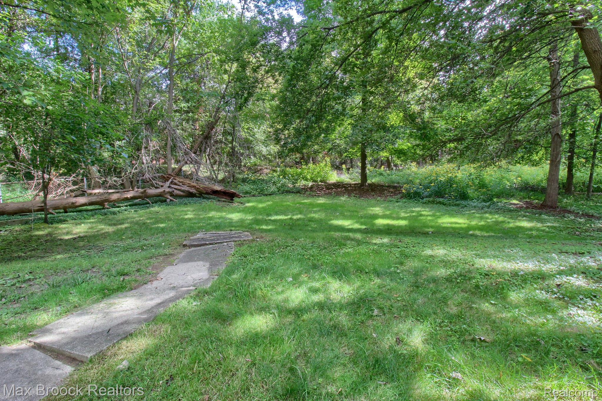 5811 Pontiac Trail