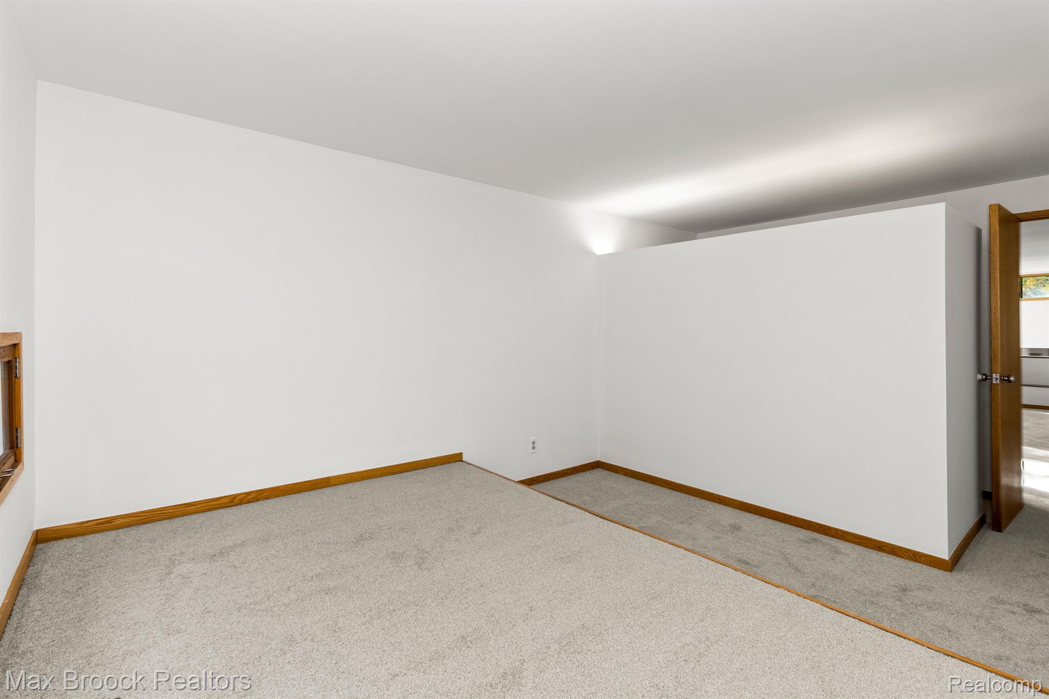 6666 BLOOMFIELD Lane