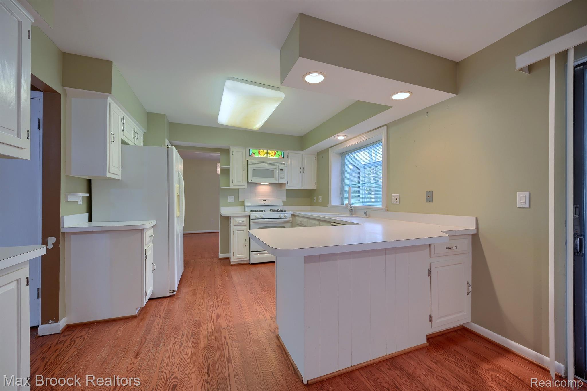 28857 LAKE PARK Drive