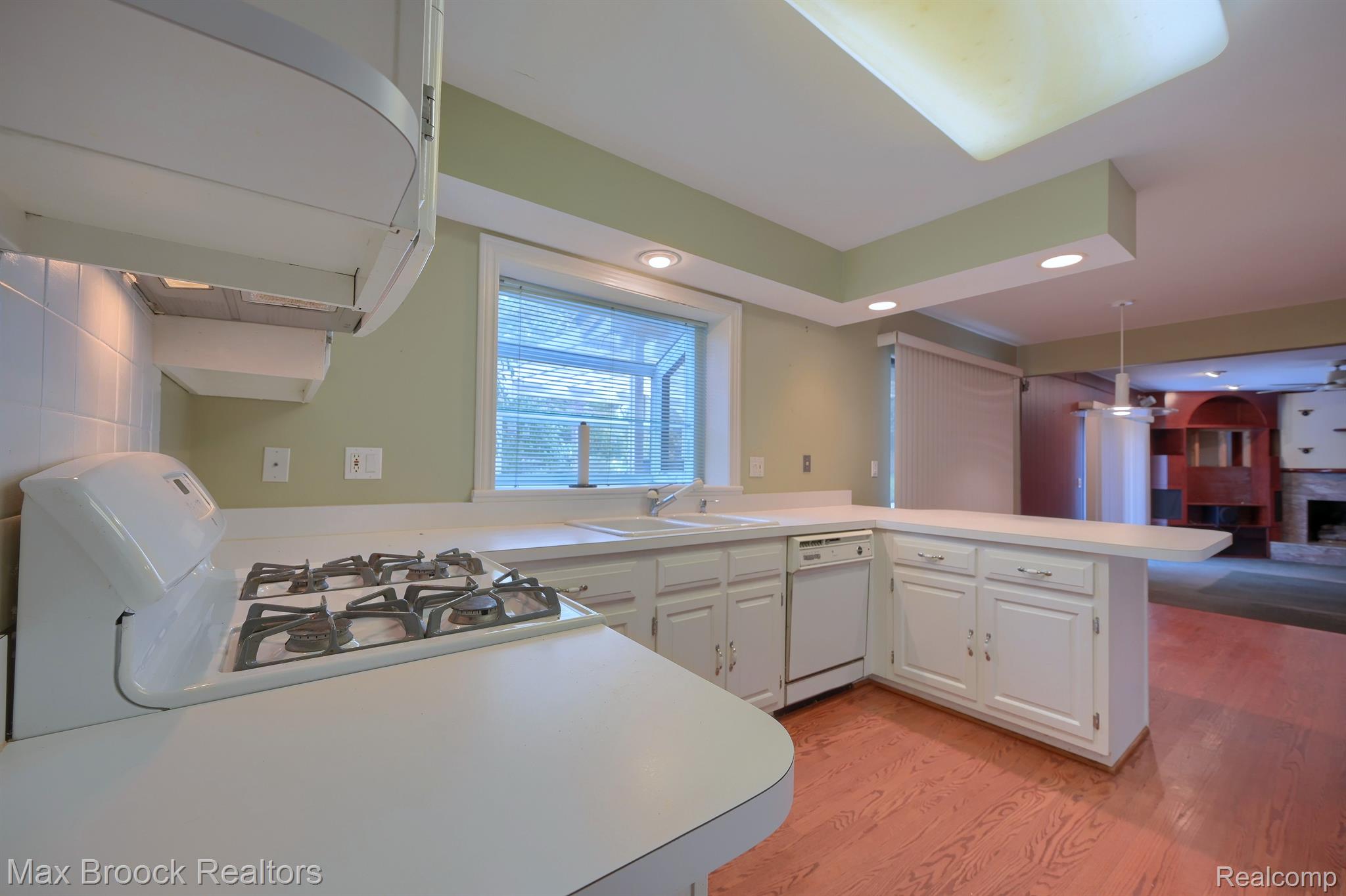 28857 LAKE PARK Drive