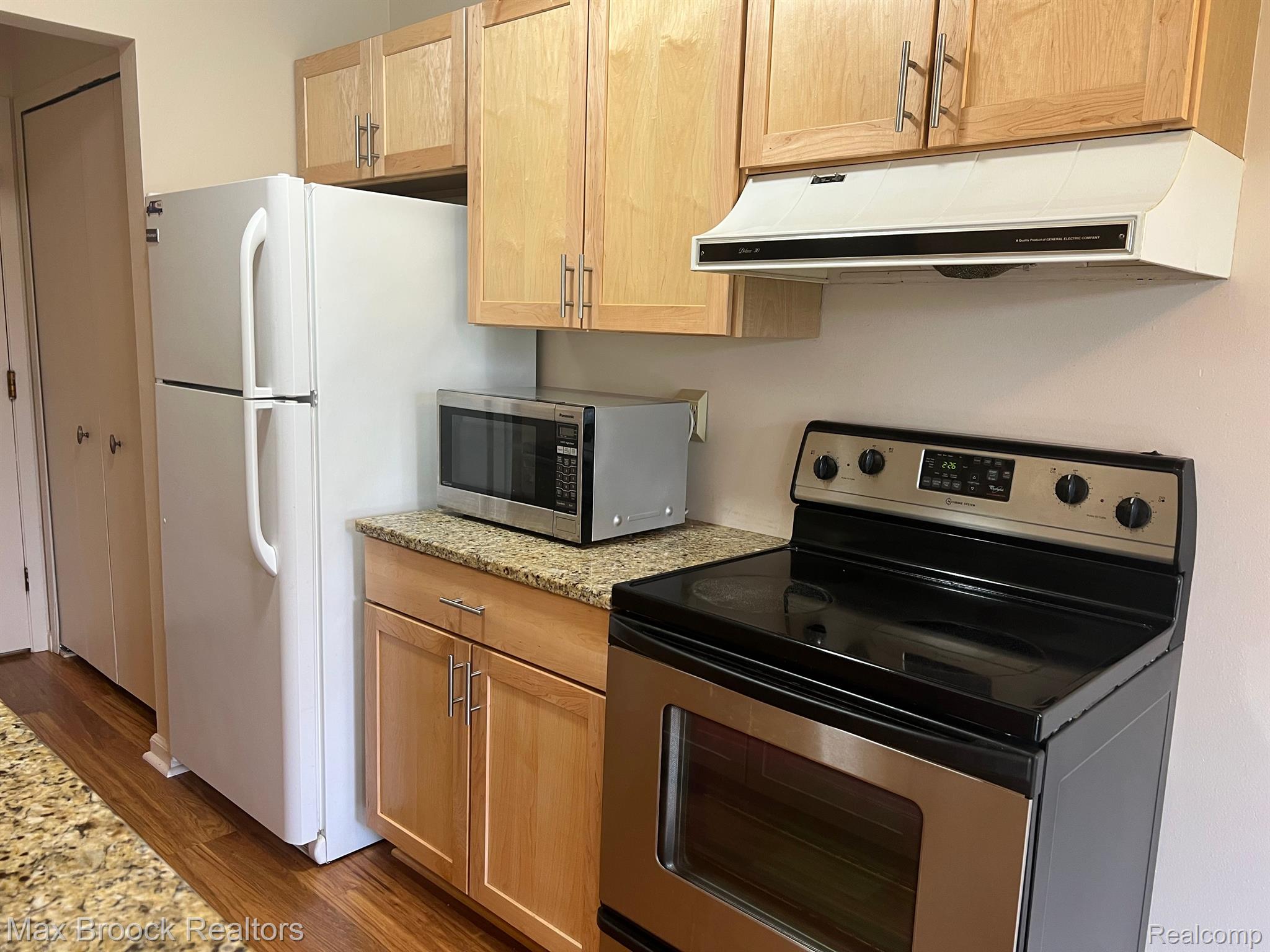 3915 LONE PINE UNIT 101 Road Unit: 101
