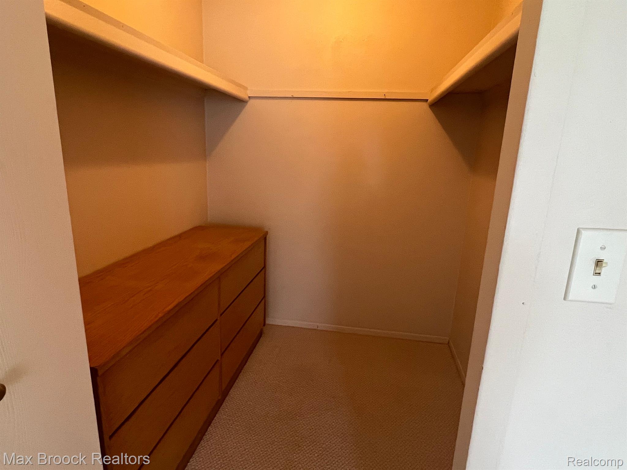3915 LONE PINE UNIT 101 Road Unit: 101