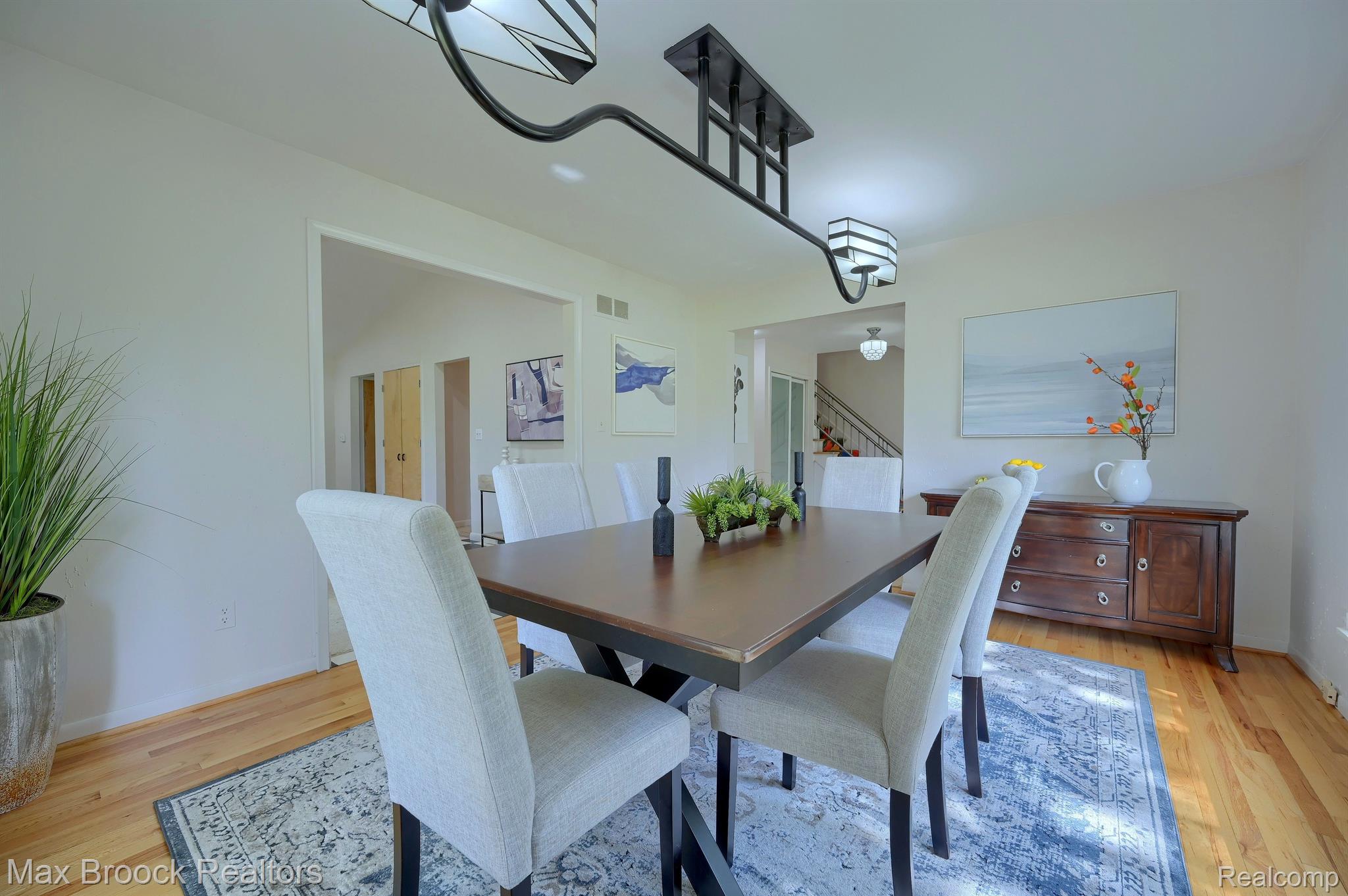 5354 DEERFIELD VILLAGE Drive
