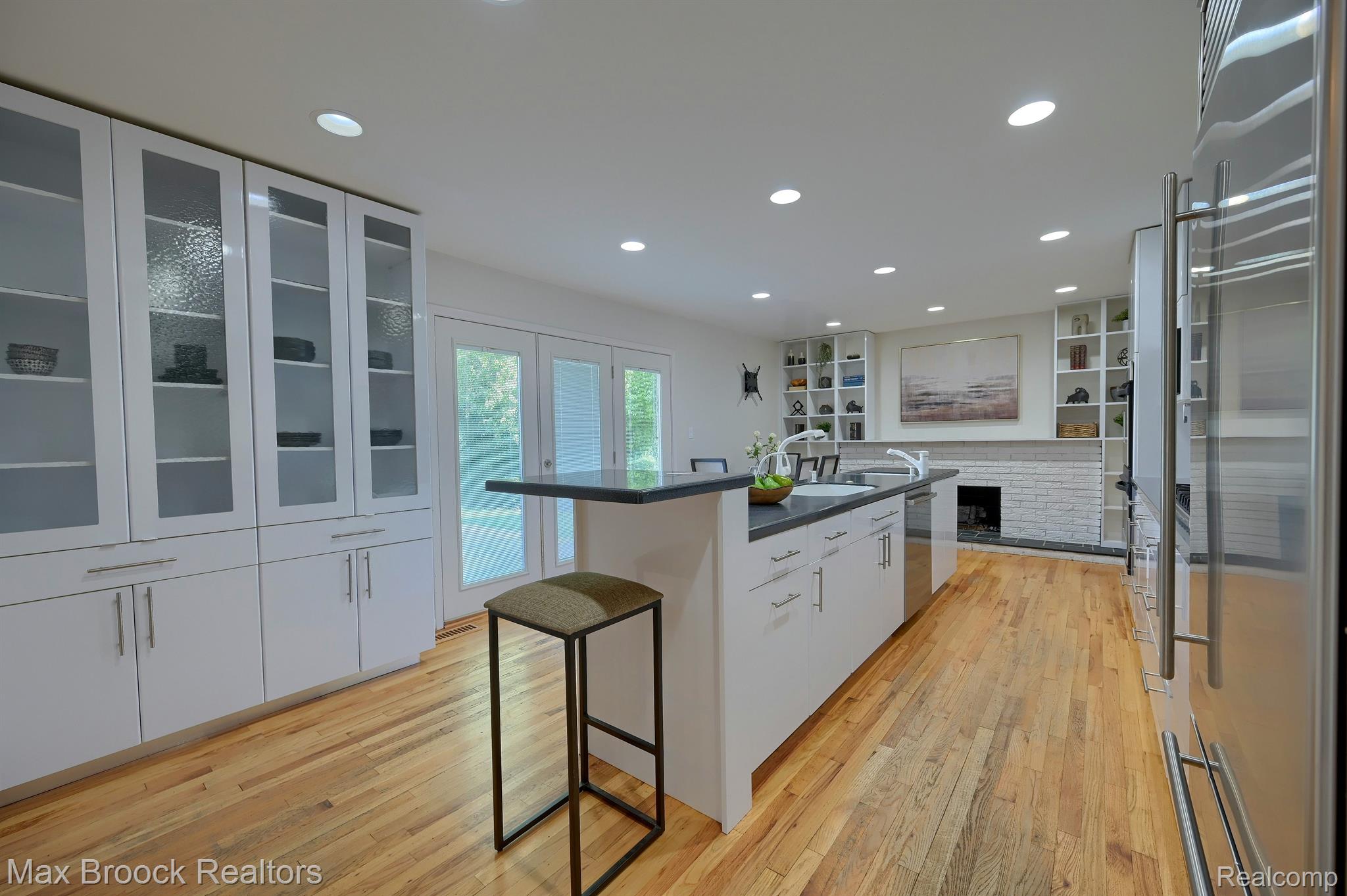 5354 DEERFIELD VILLAGE Drive