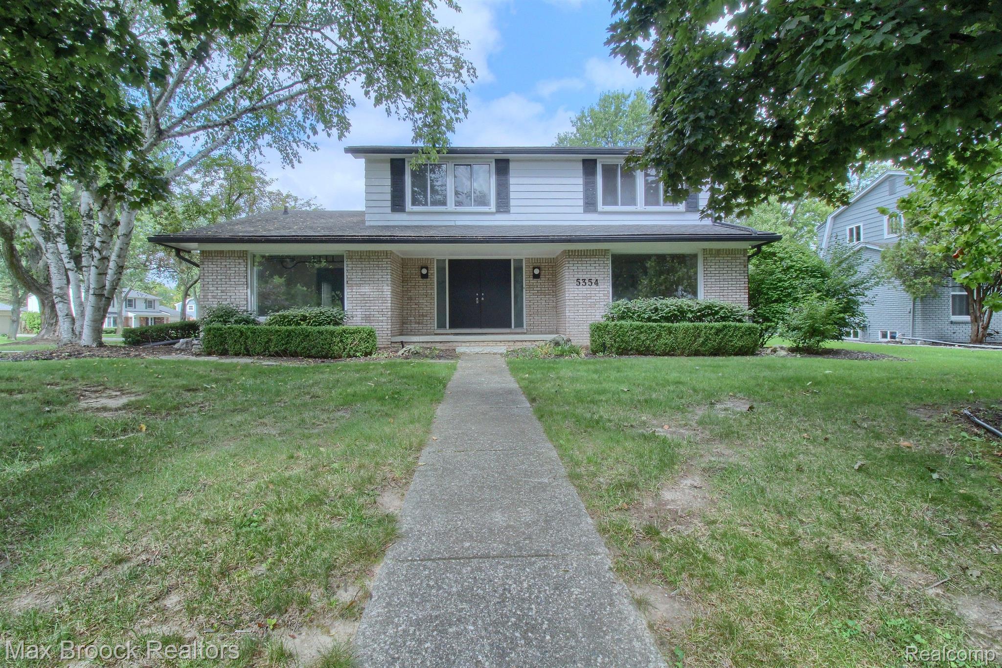 5354 DEERFIELD VILLAGE Drive
