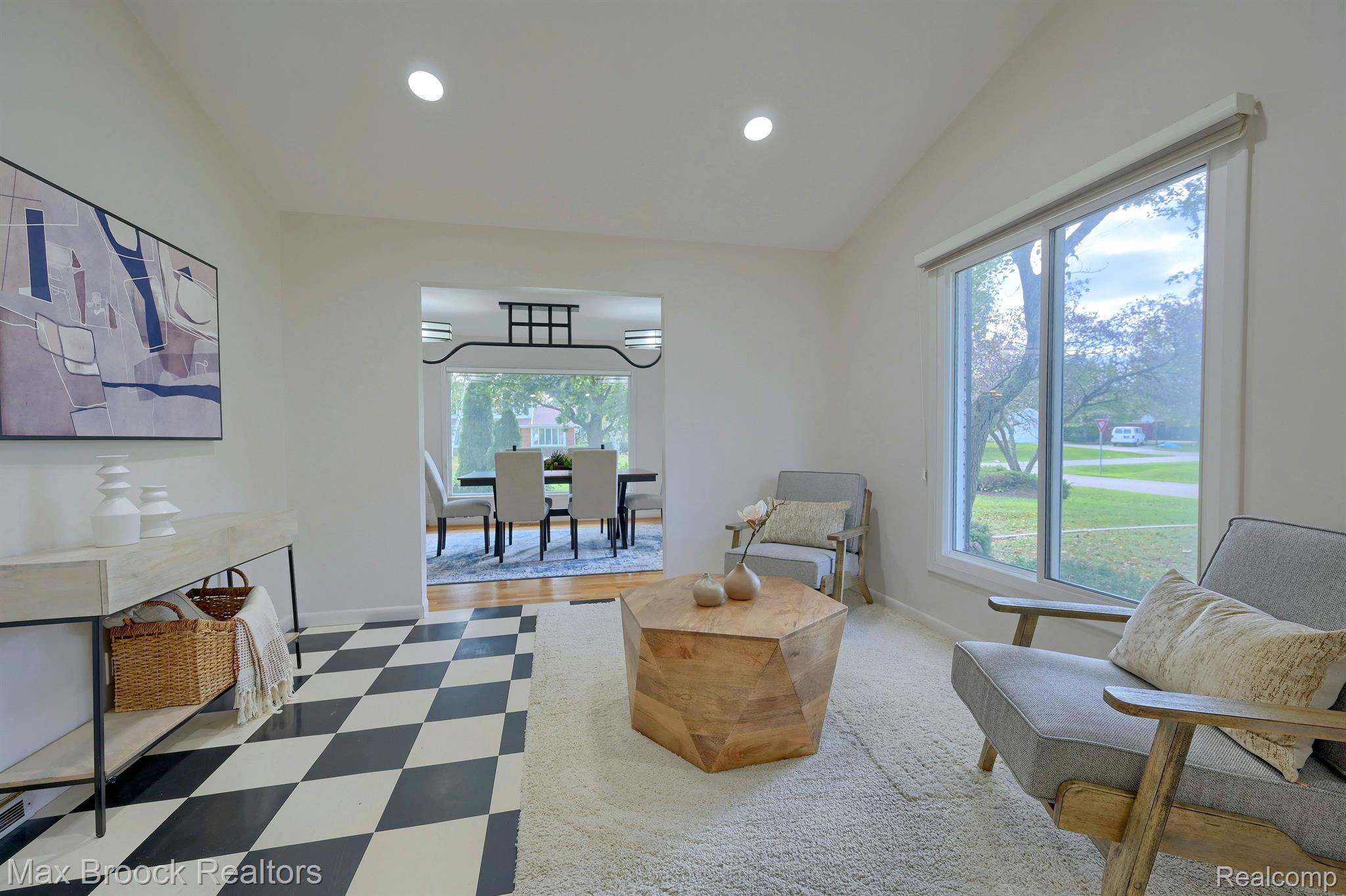 5354 DEERFIELD VILLAGE Drive