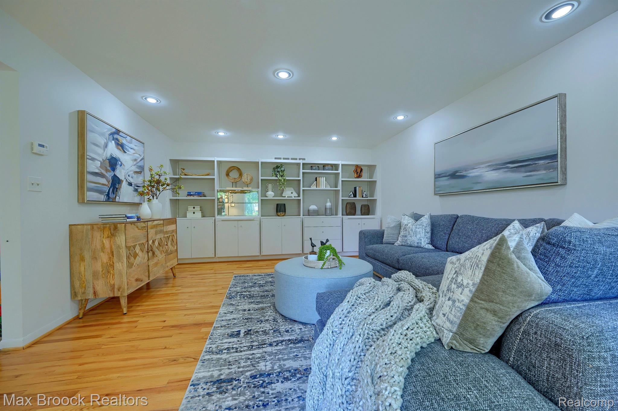 5354 DEERFIELD VILLAGE Drive