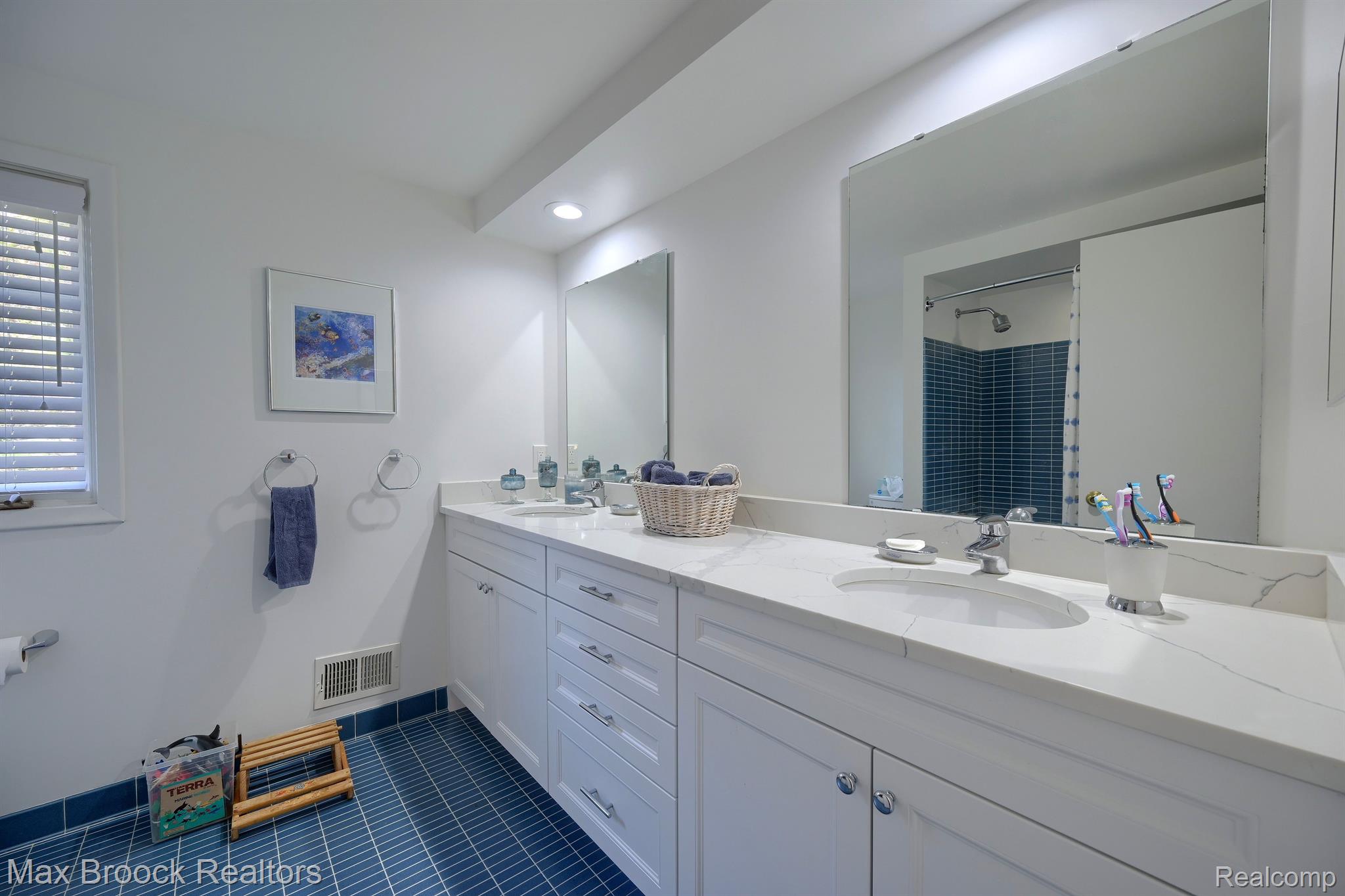 35181 SPRING HILL Road