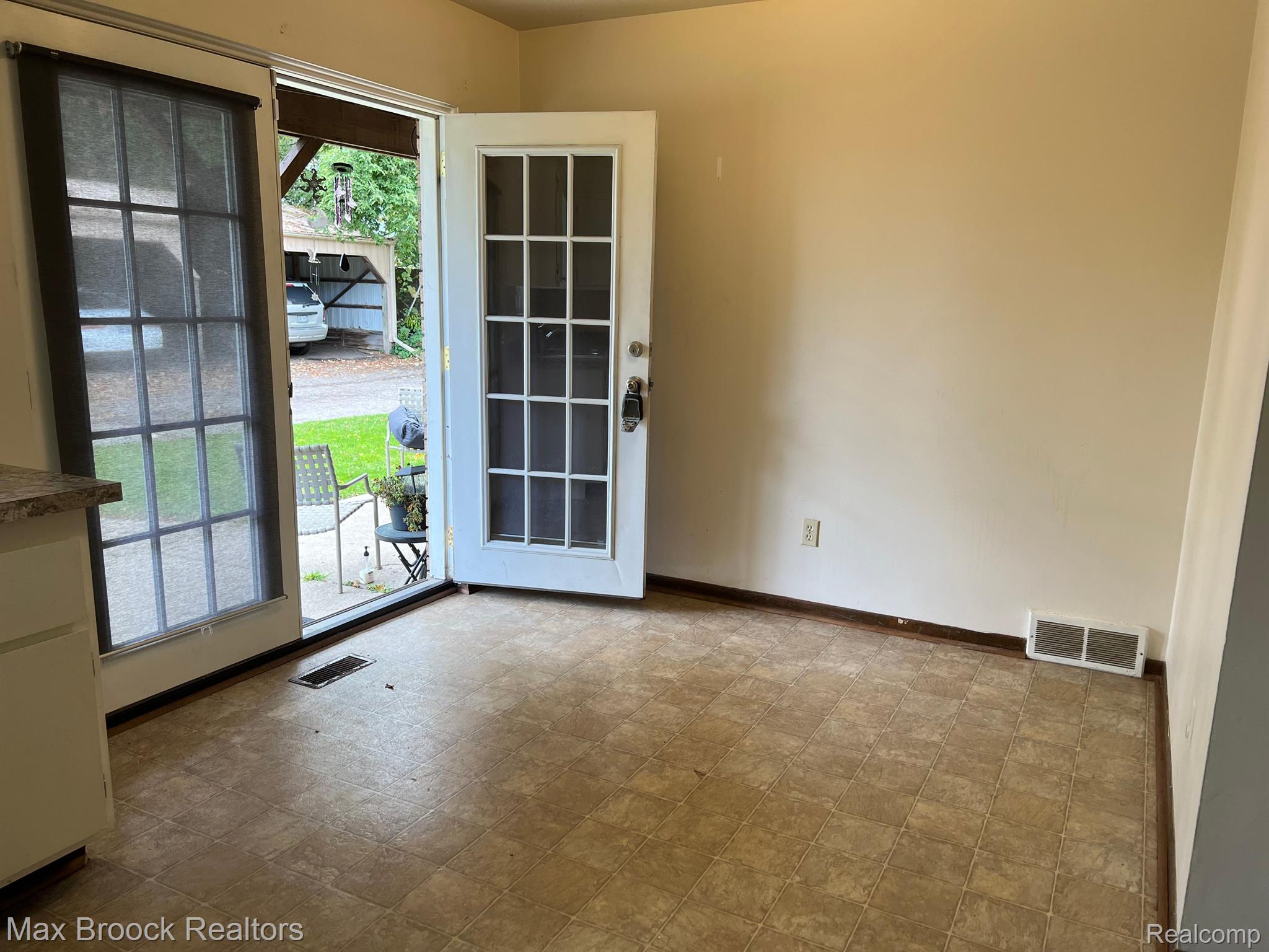5133 CASS ELIZABETH Road