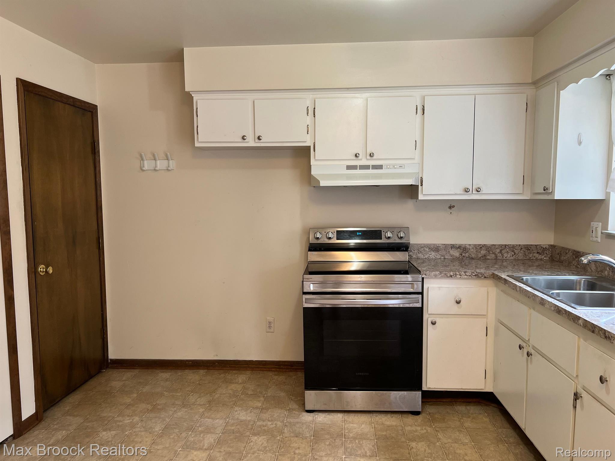 5133 CASS ELIZABETH Road