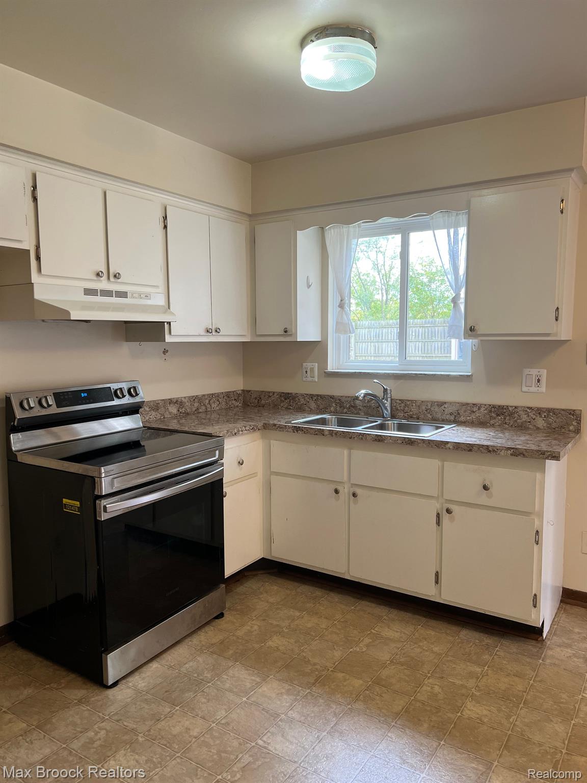 5133 CASS ELIZABETH Road