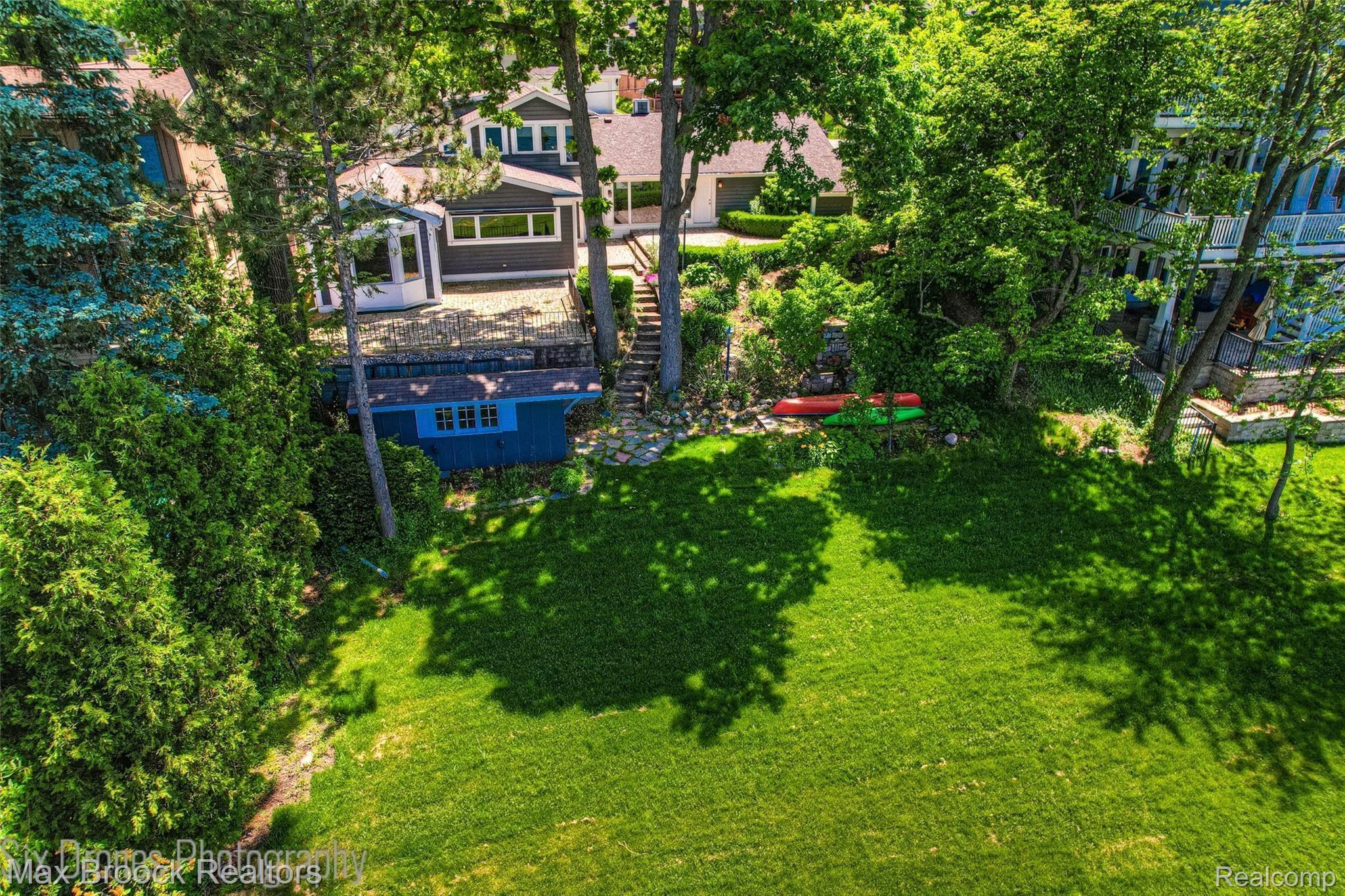 5560 PUTNAM  Drive