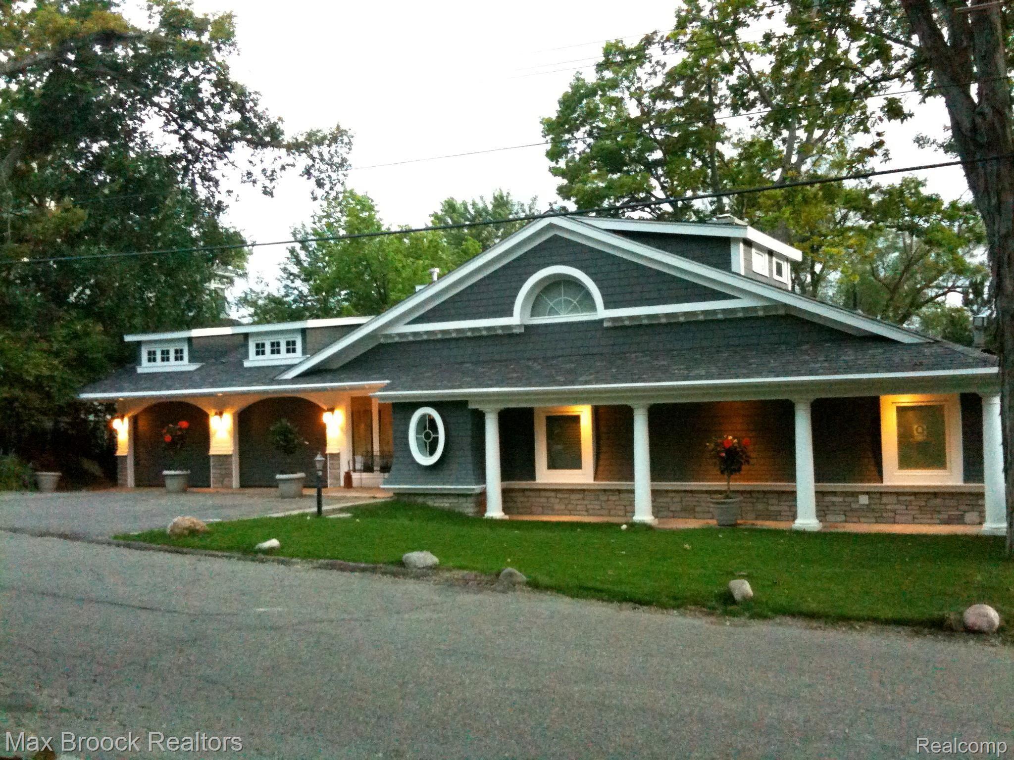 5560 PUTNAM  Drive