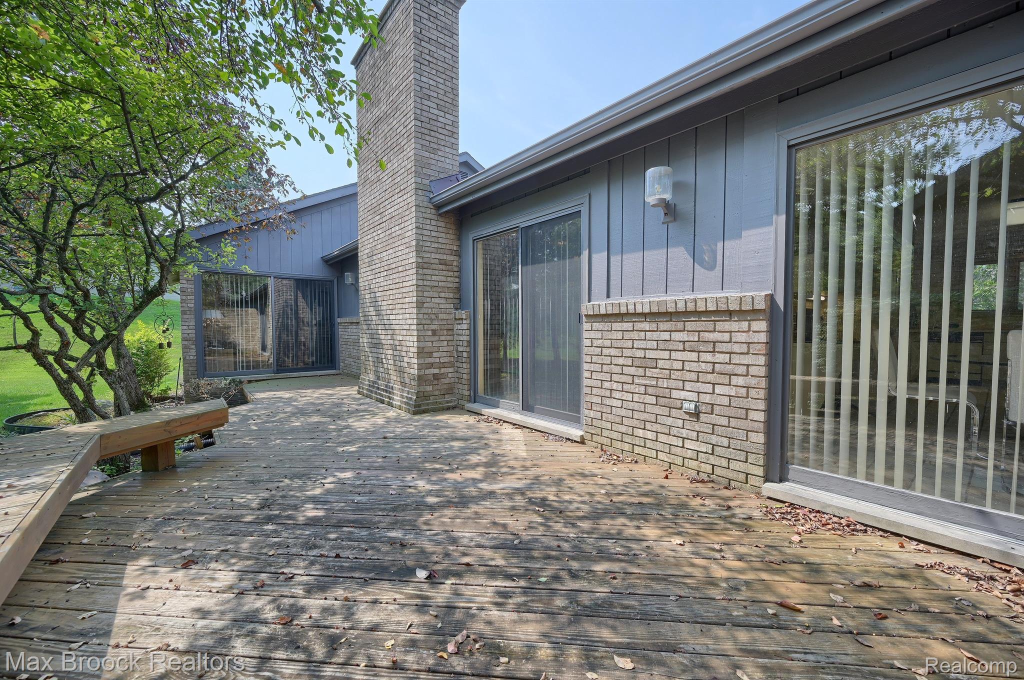 5592 WATER WAY