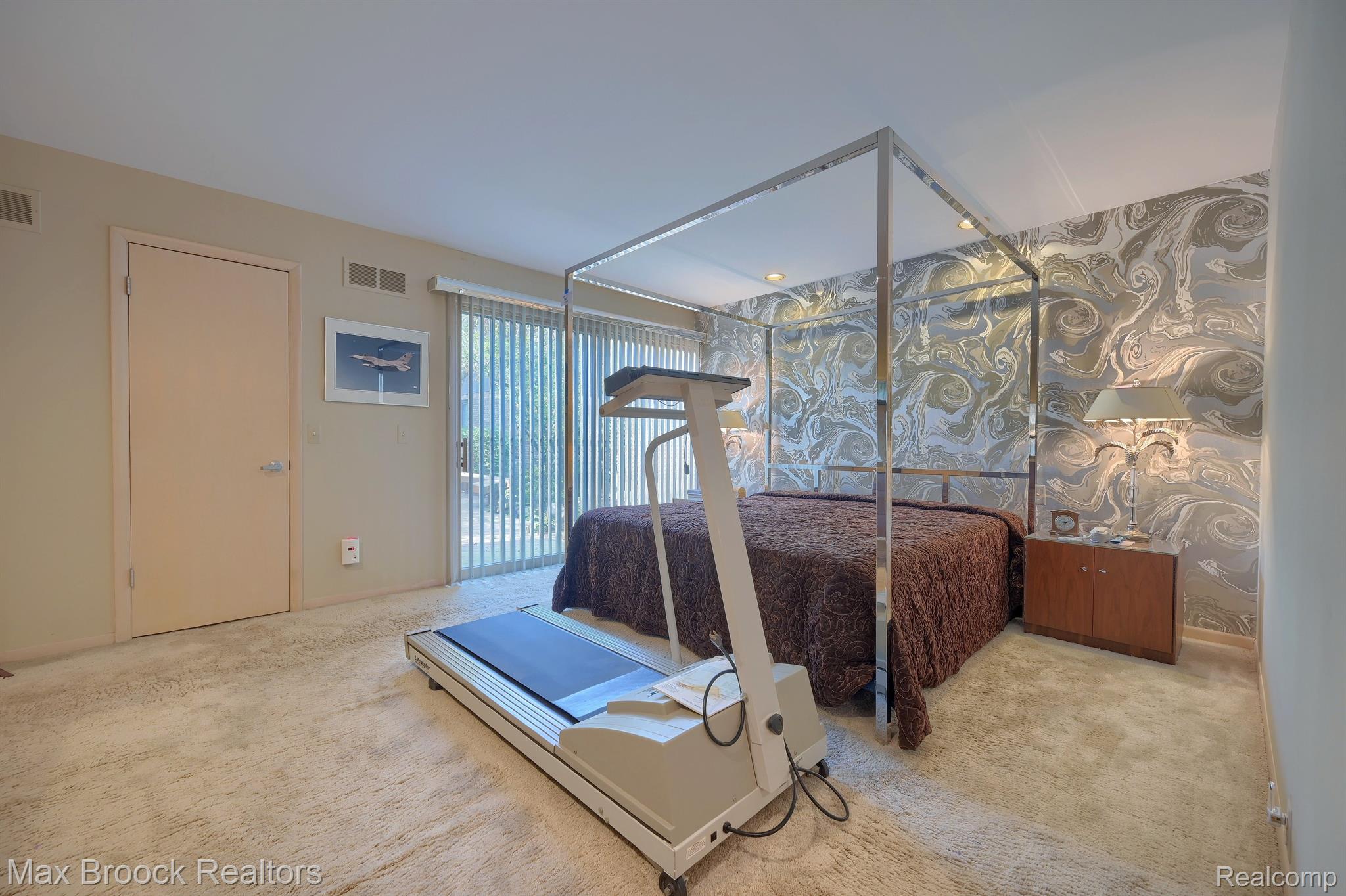 5592 WATER WAY