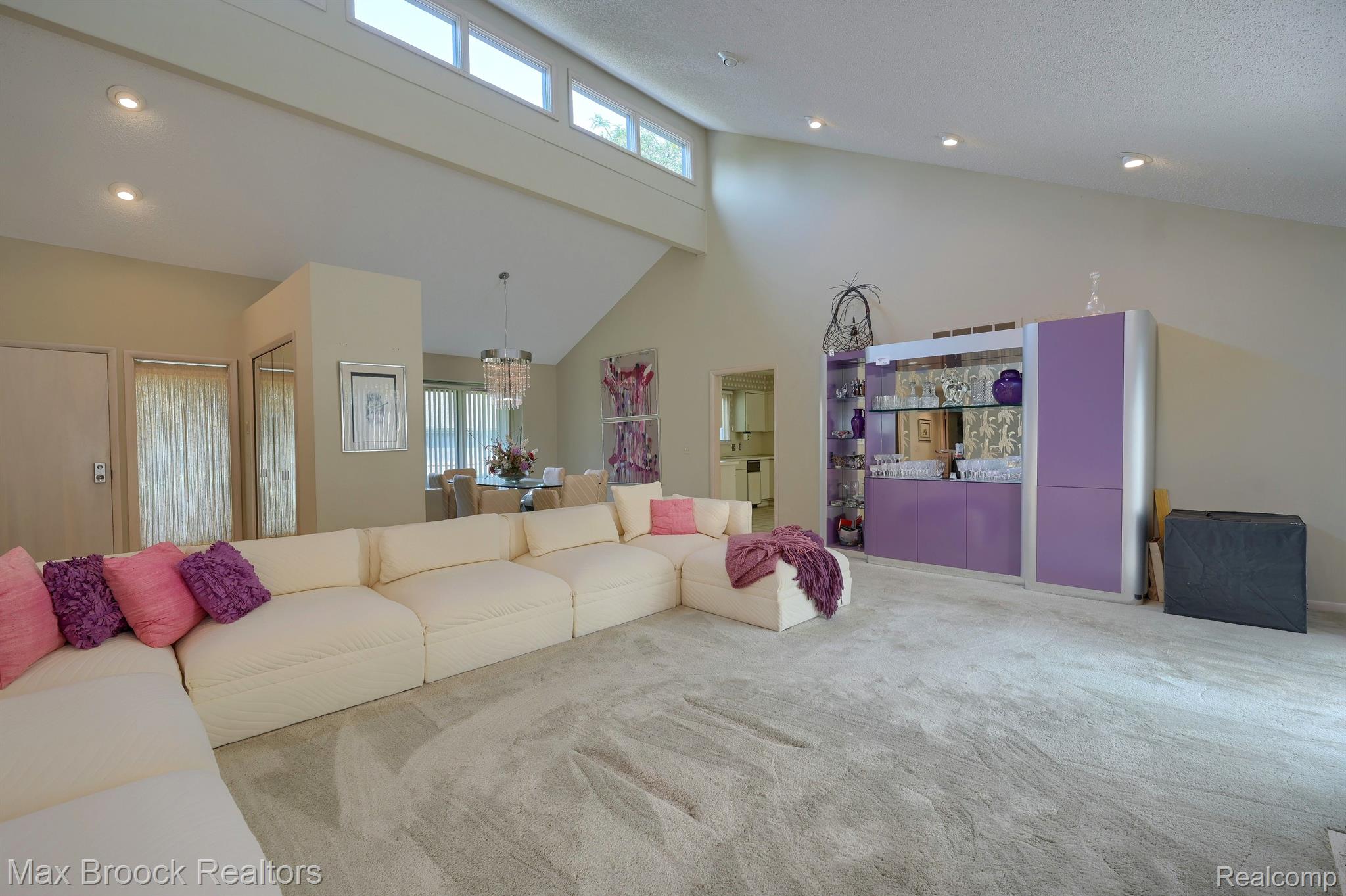 5592 WATER WAY