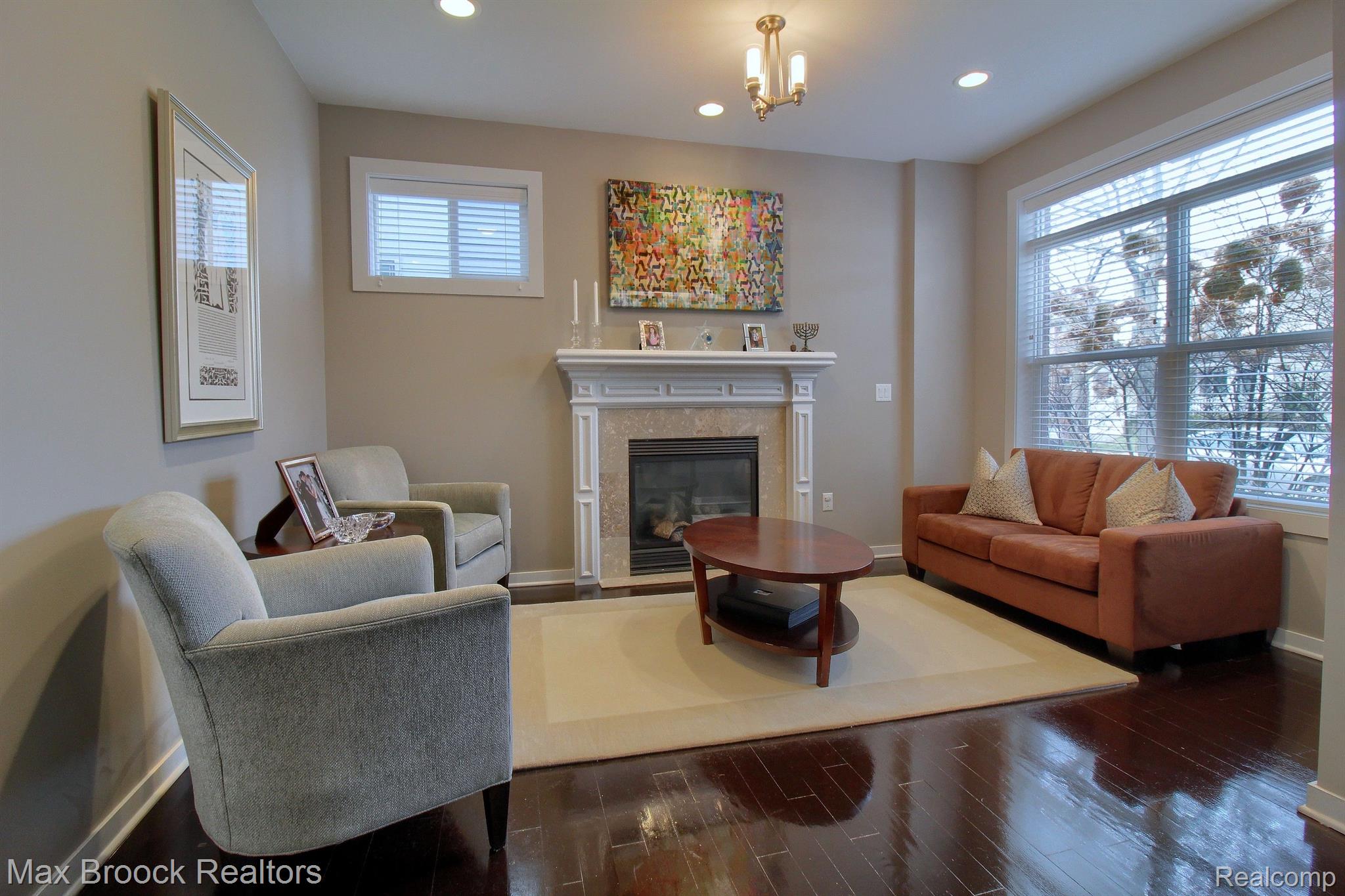 674 CHAPIN Avenue